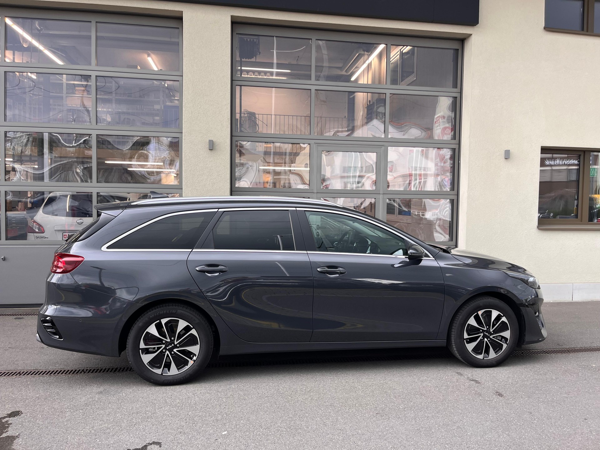 KIA Ceed SW 1.6 GDi Plug-in Hybrid Style-image-8
