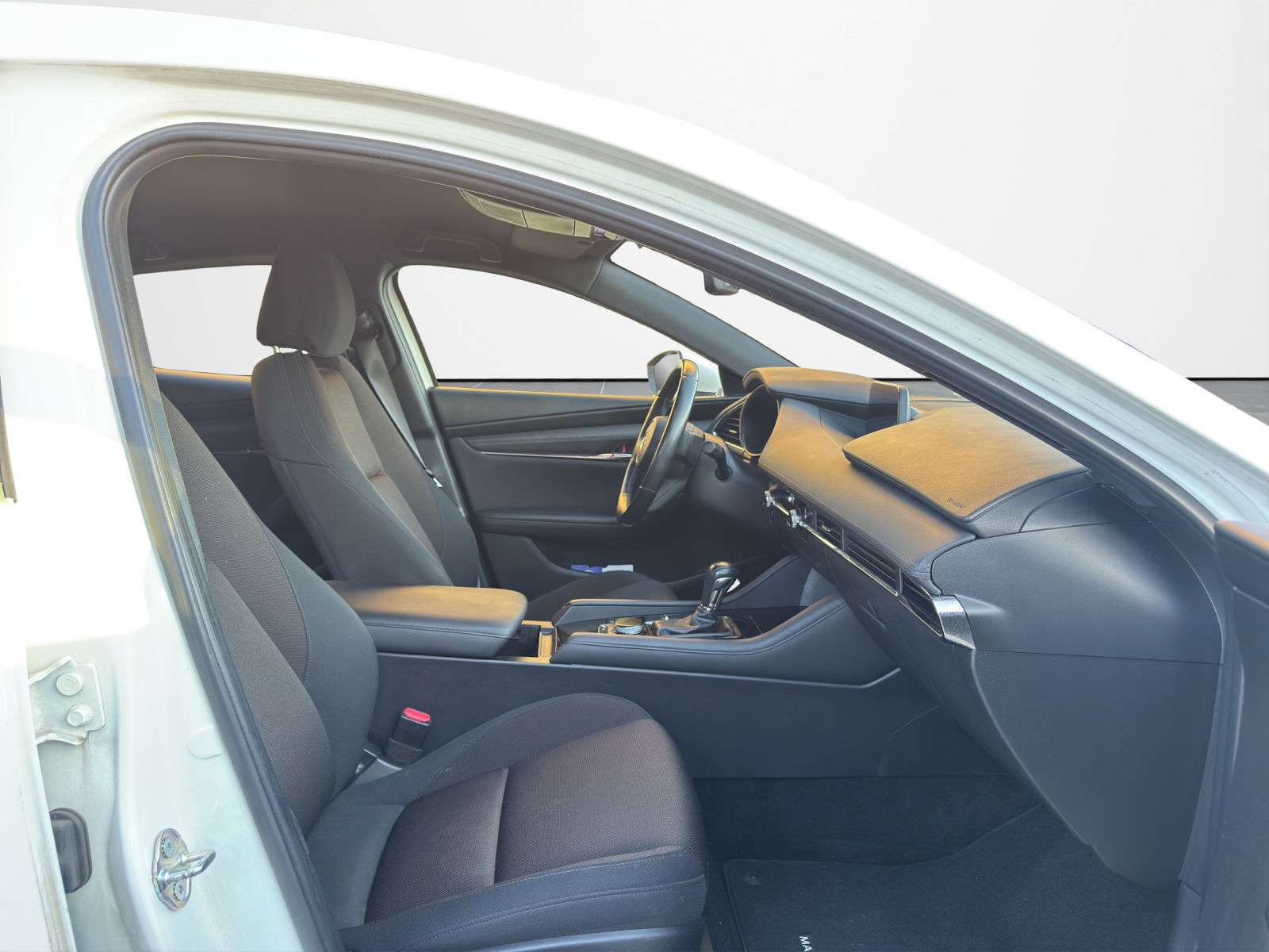 MAZDA 3 Hatchback SKYACTIV-G M Hybrid 122 Revolution Automat-image-13
