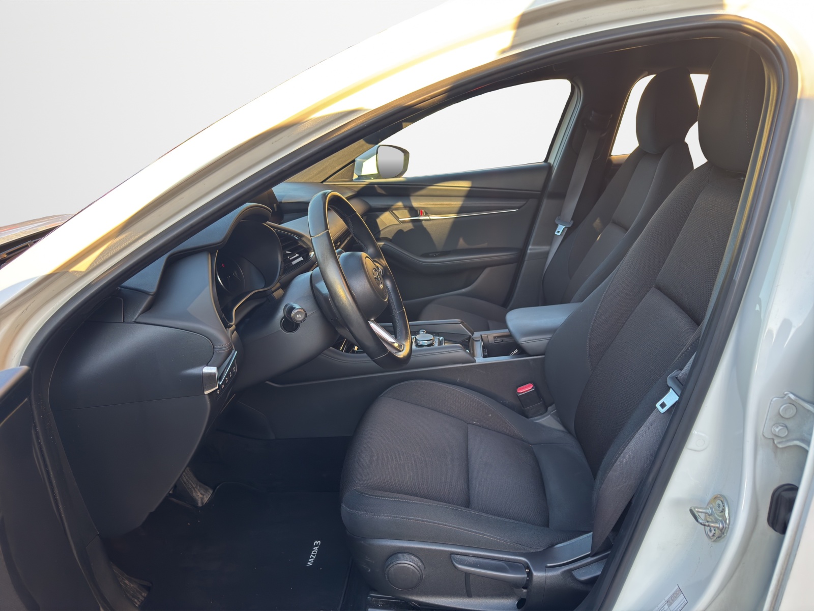 MAZDA 3 Hatchback SKYACTIV-G M Hybrid 122 Revolution Automat-image-8
