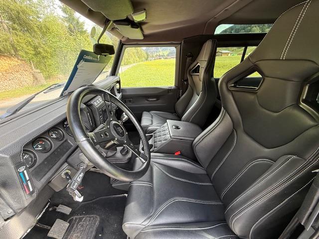 LAND ROVER Defender 90 2.5 Tdi St.Wagon-showroom-element-3