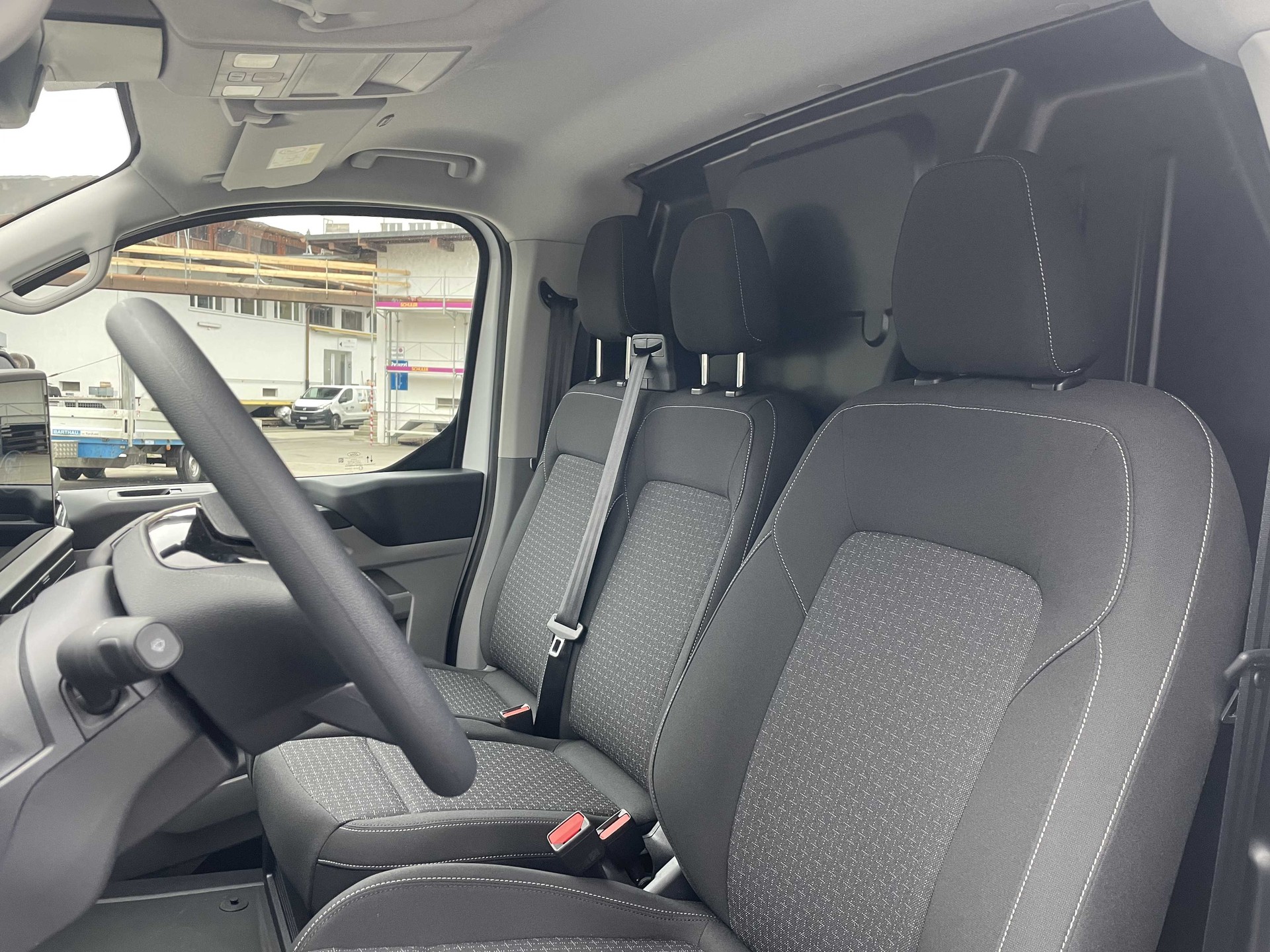 FORD Transit Custom Van 280 L1 2.0 EcoBlue 136 Trend-image-21
