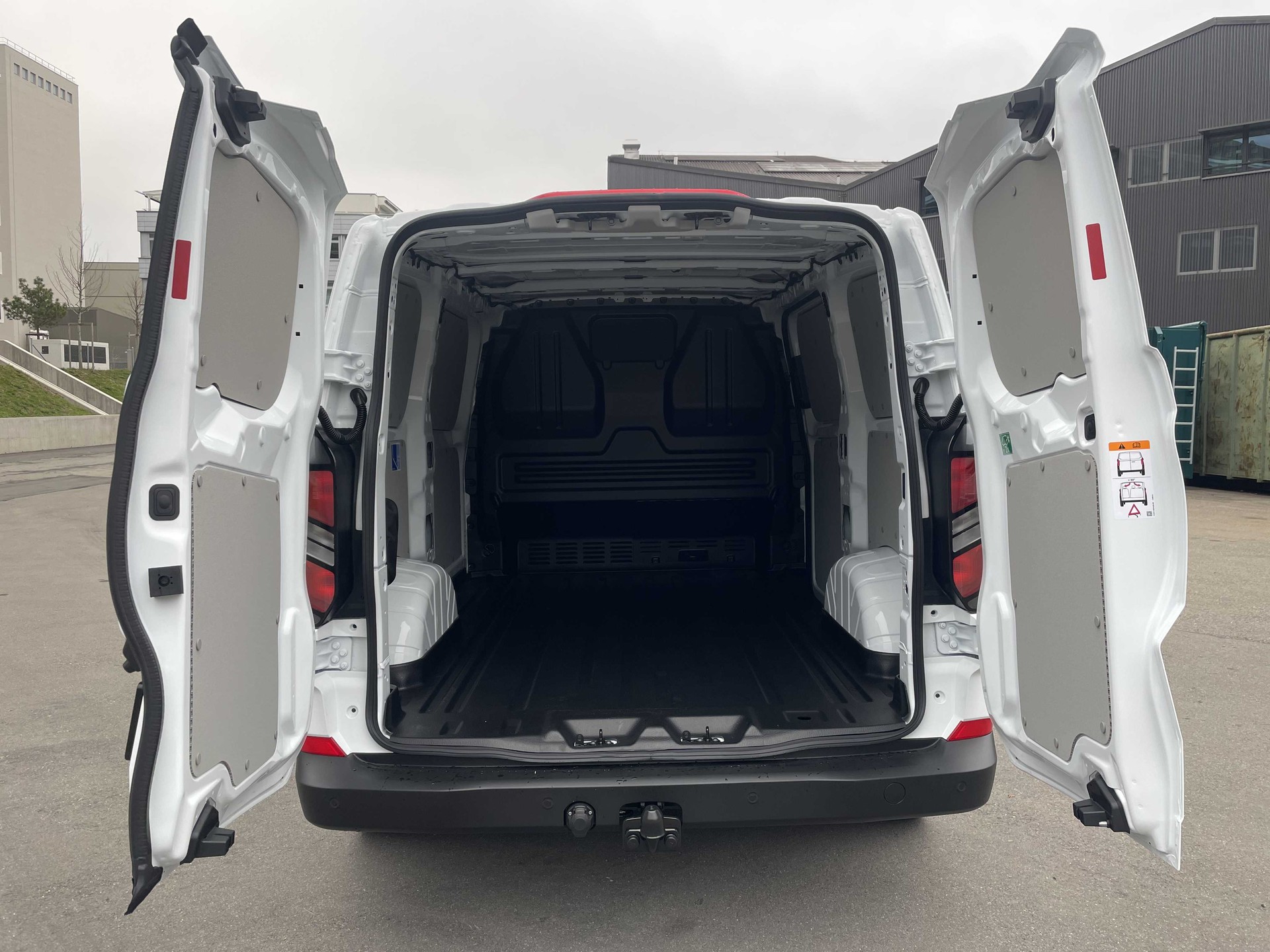 FORD Transit Custom Van 280 L1 2.0 EcoBlue 136 Trend-image-23