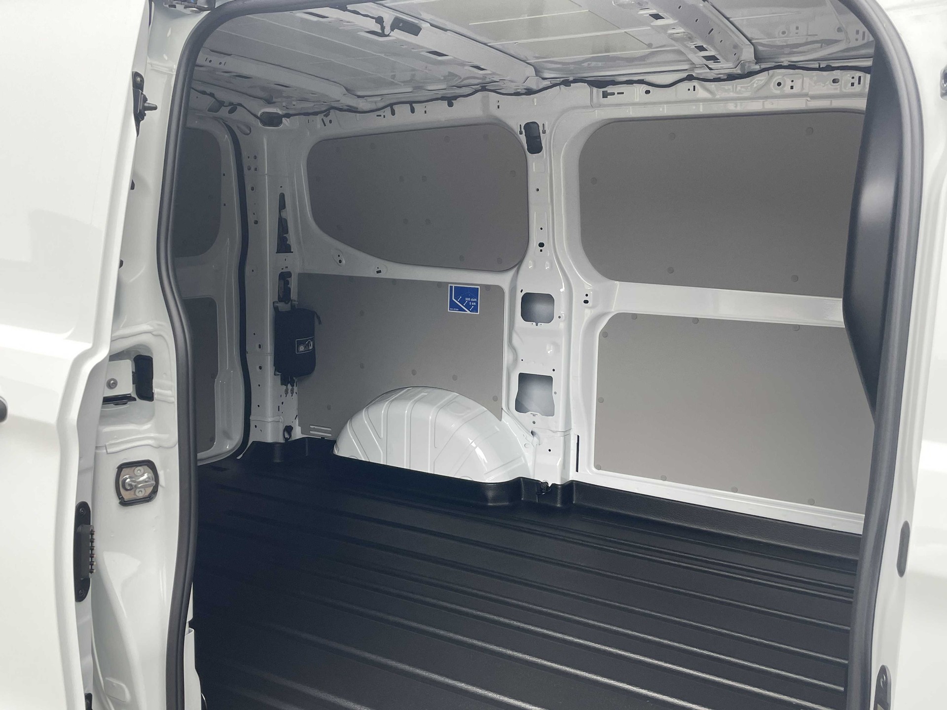 FORD Transit Custom Van 280 L1 2.0 EcoBlue 136 Trend-image-27