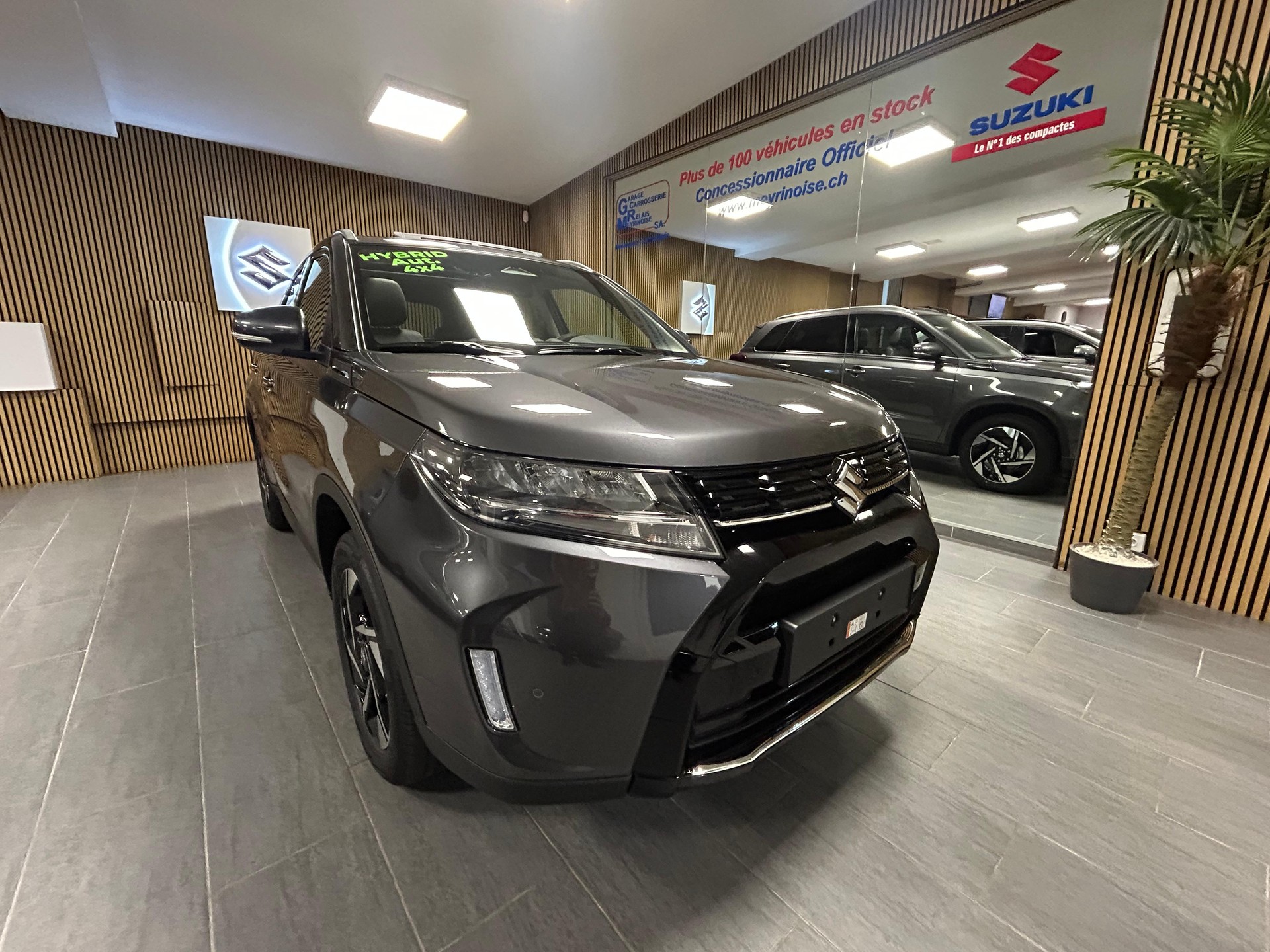 SUZUKI Vitara 1.4 T Compact Top Hybrid 4x4 4 ROUES HIVER OFFERT-showroom-element-3