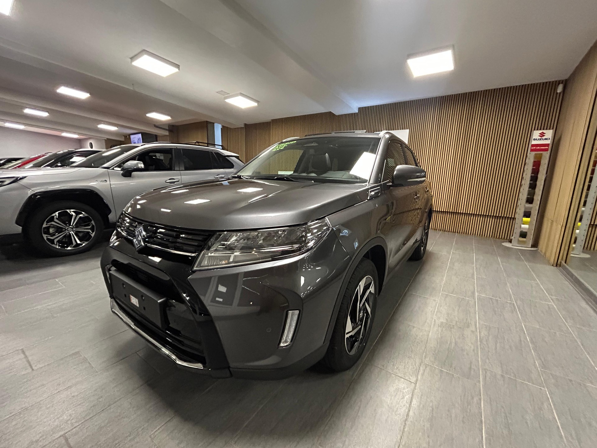 SUZUKI Vitara 1.4 T Compact Top Hybrid 4x4-image-5