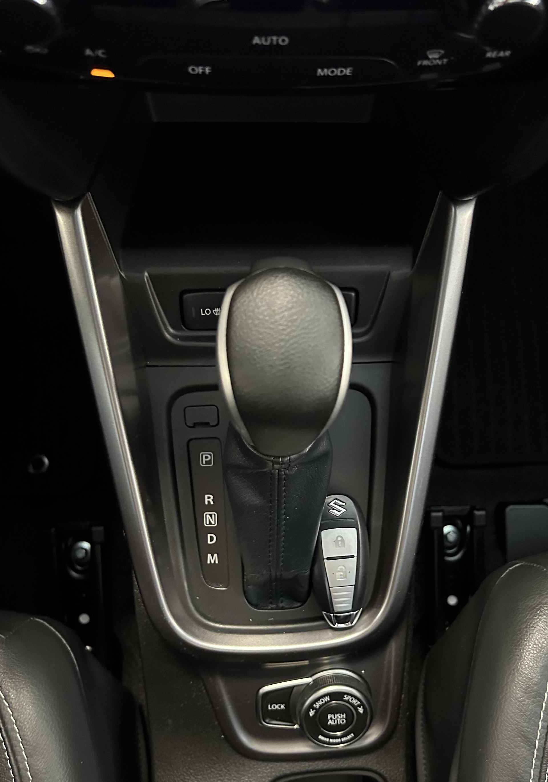 SUZUKI Vitara 1.4 T Compact Top Hybrid 4x4-image-11