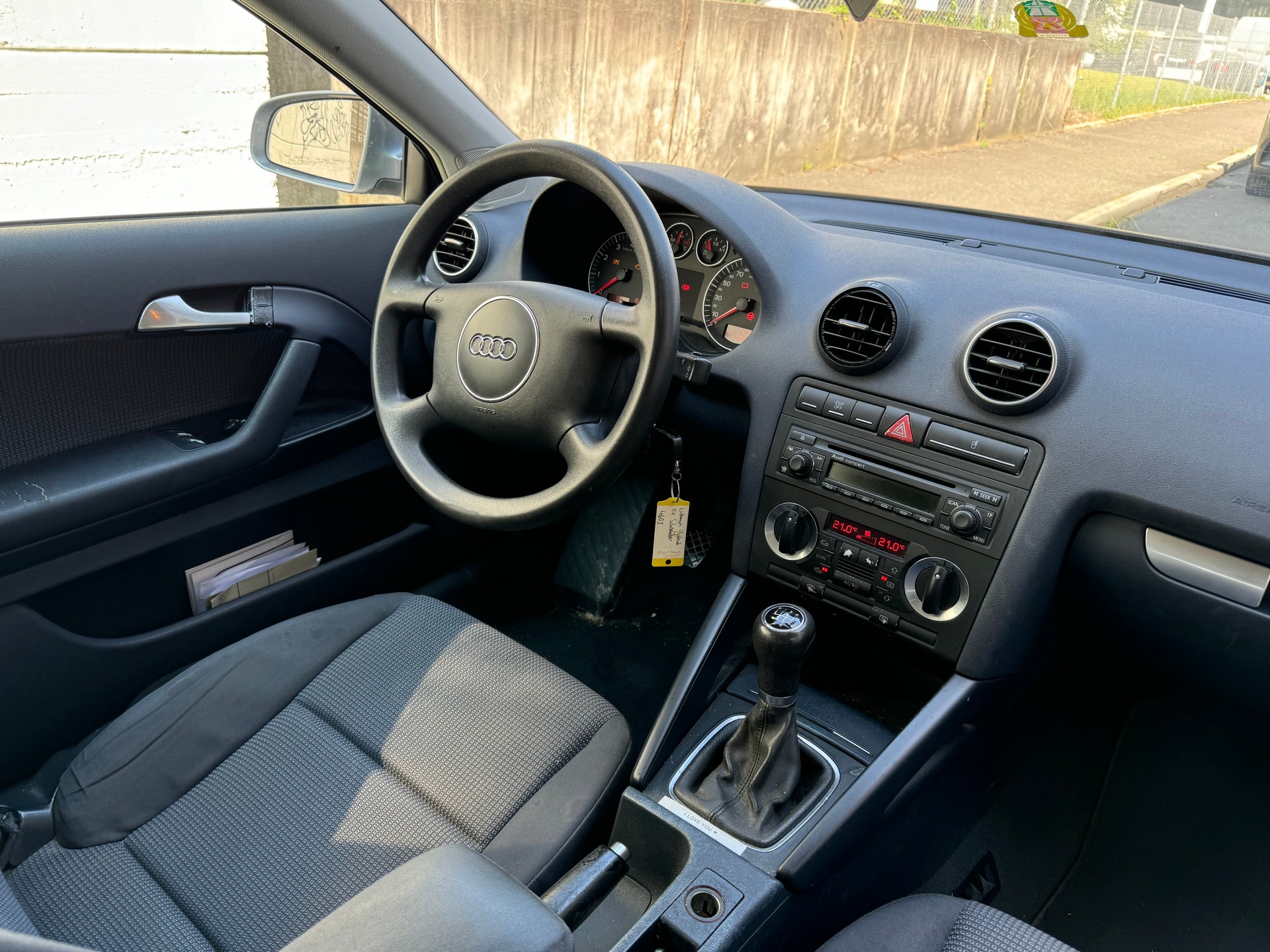 AUDI A3 1.6 Attraction-image-5