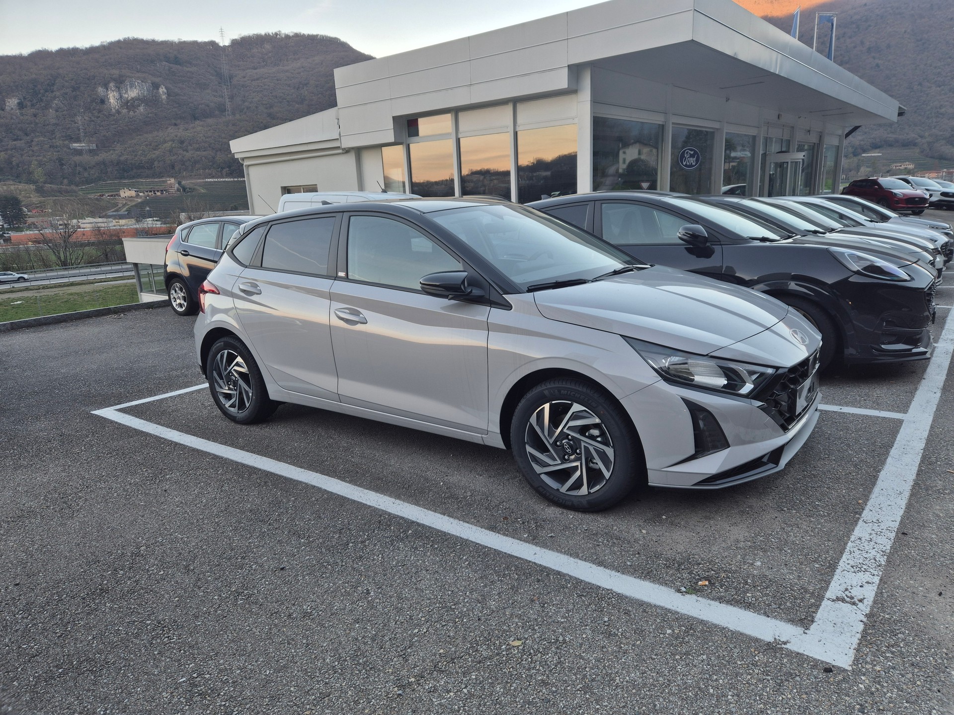 HYUNDAI i20 1.0 T-GDi Amplia DCT-image-2