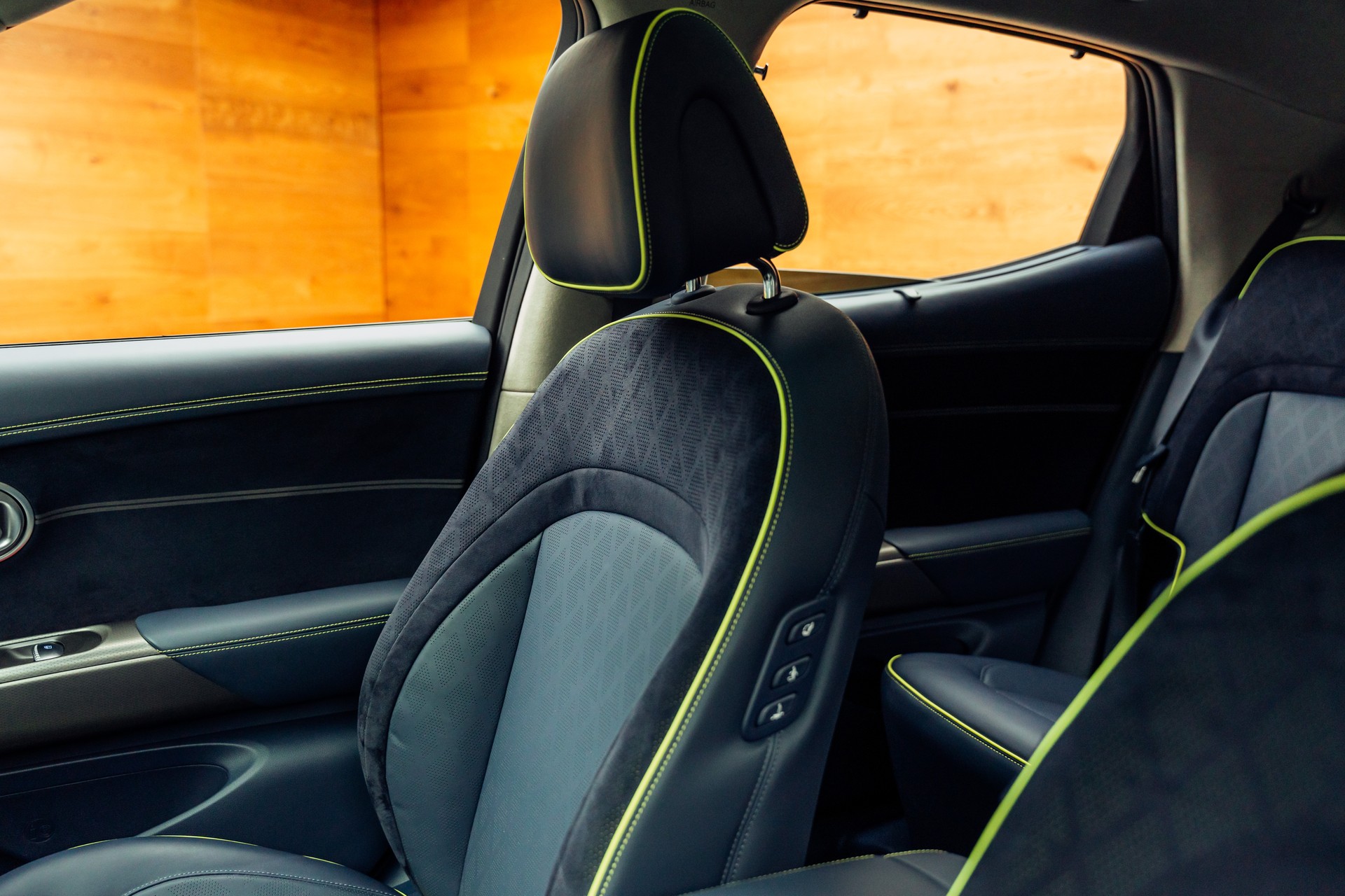 GENESIS GV60 77.4 kWh Sport Plus AWD-image-6