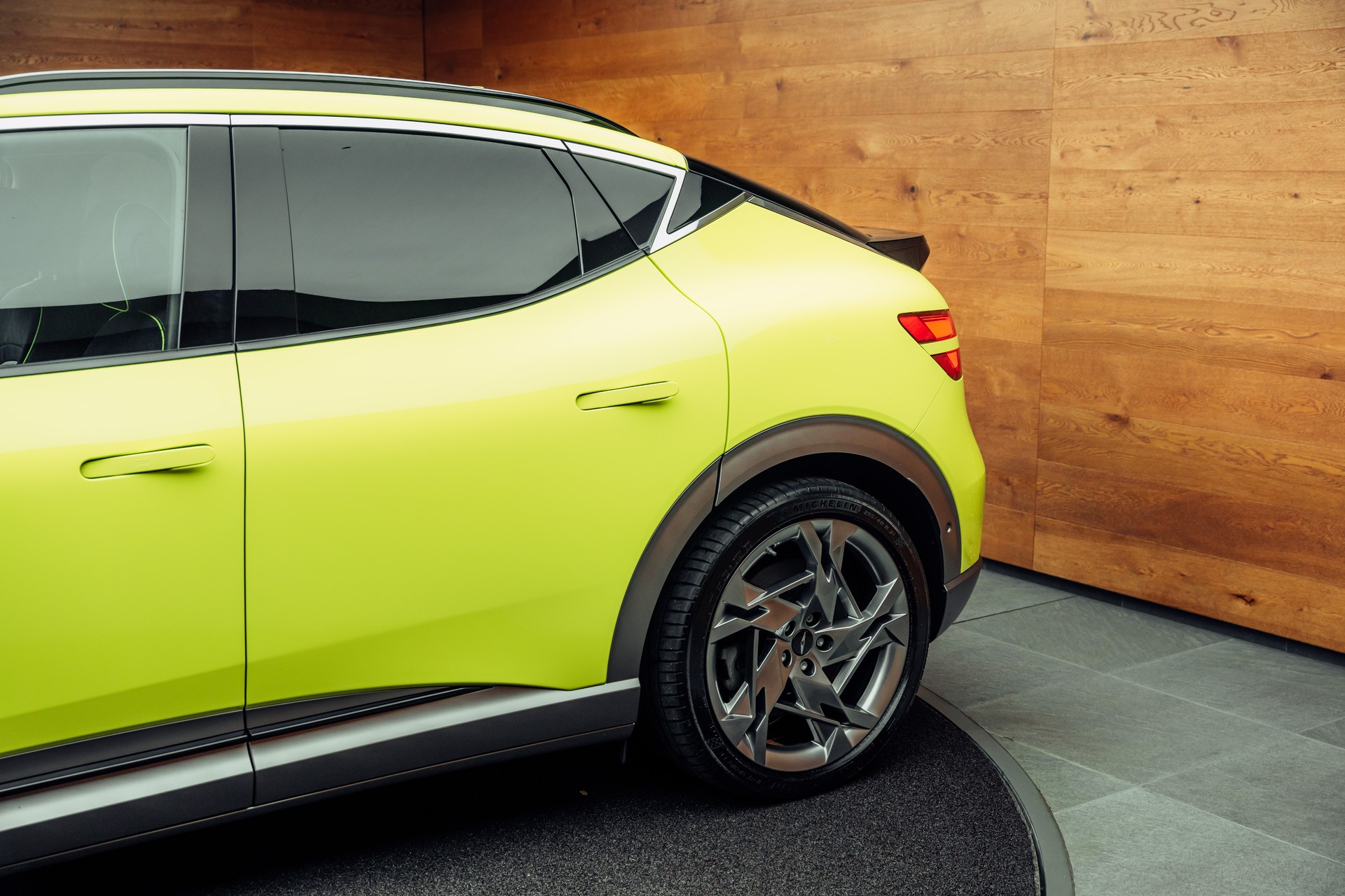 GENESIS GV60 77.4 kWh Sport Plus AWD-image-19