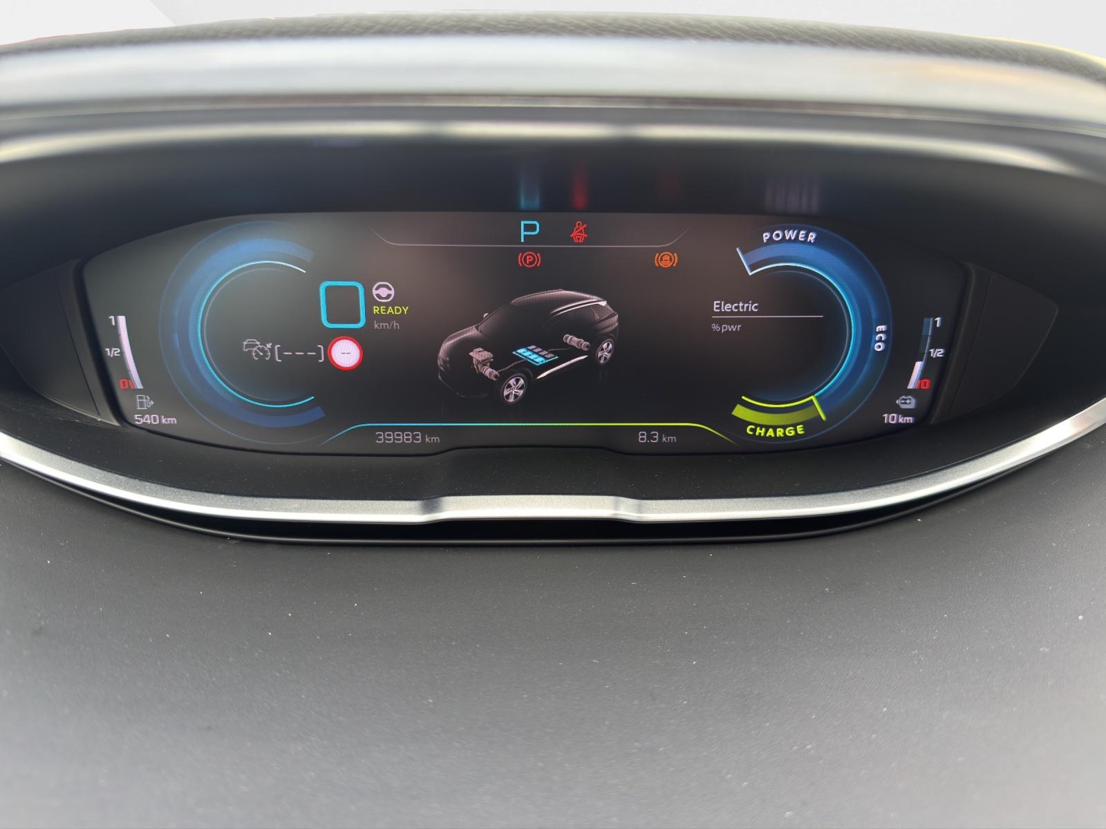 PEUGEOT 3008 GT 1.6 Plug-in Hybrid 4x4-image-10