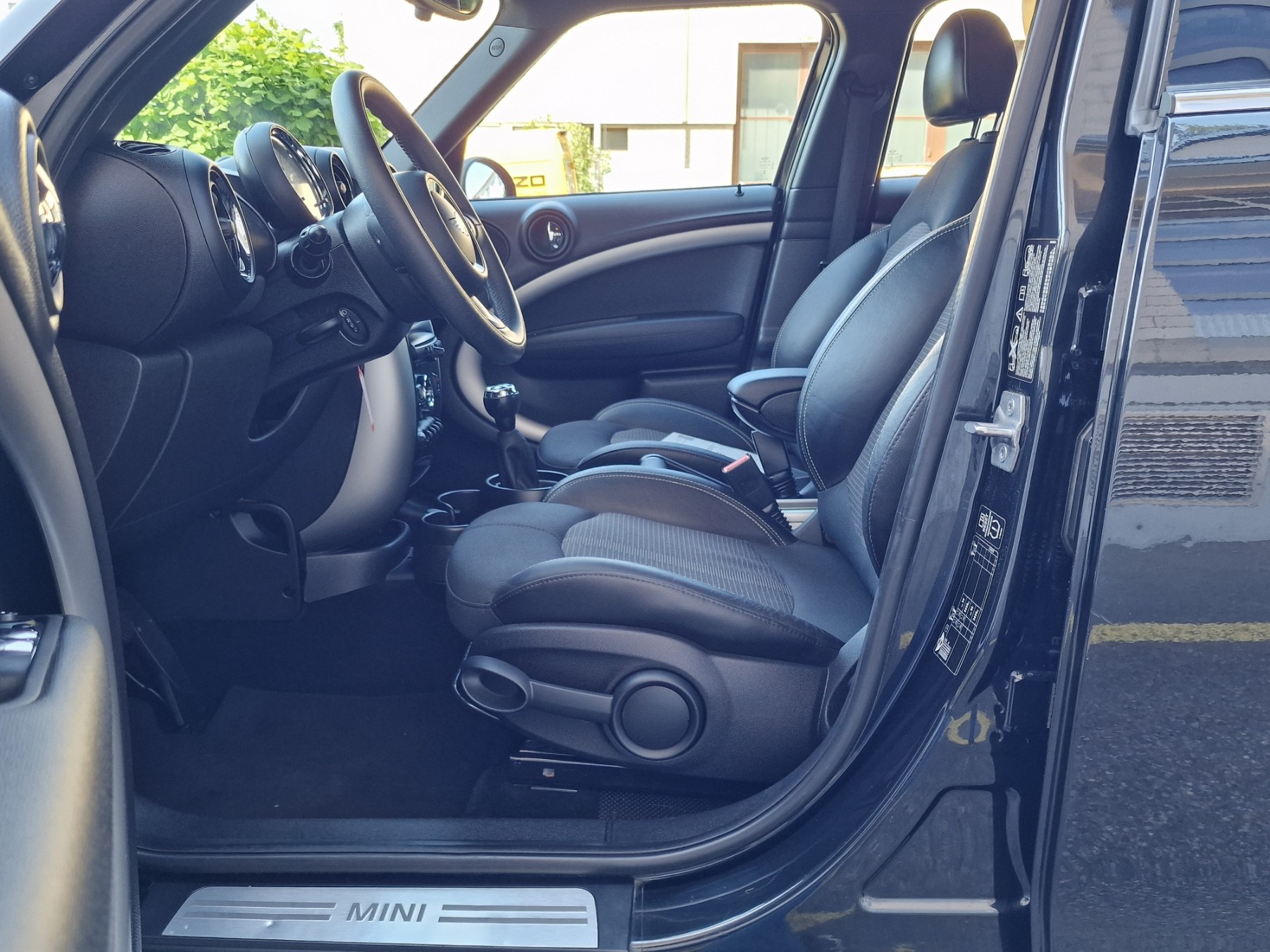 MINI Countryman Cooper D ALL4-image-7