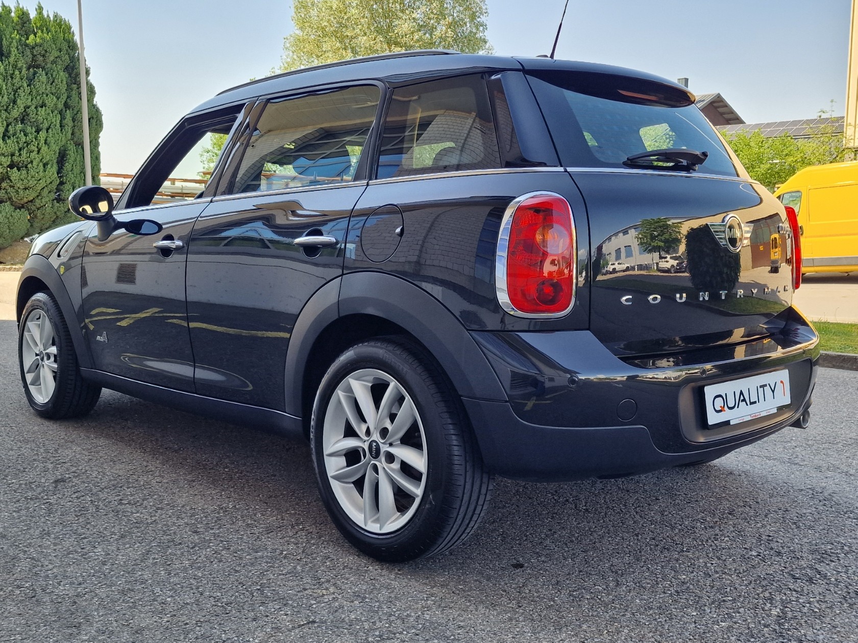 MINI Countryman Cooper D ALL4-image-5