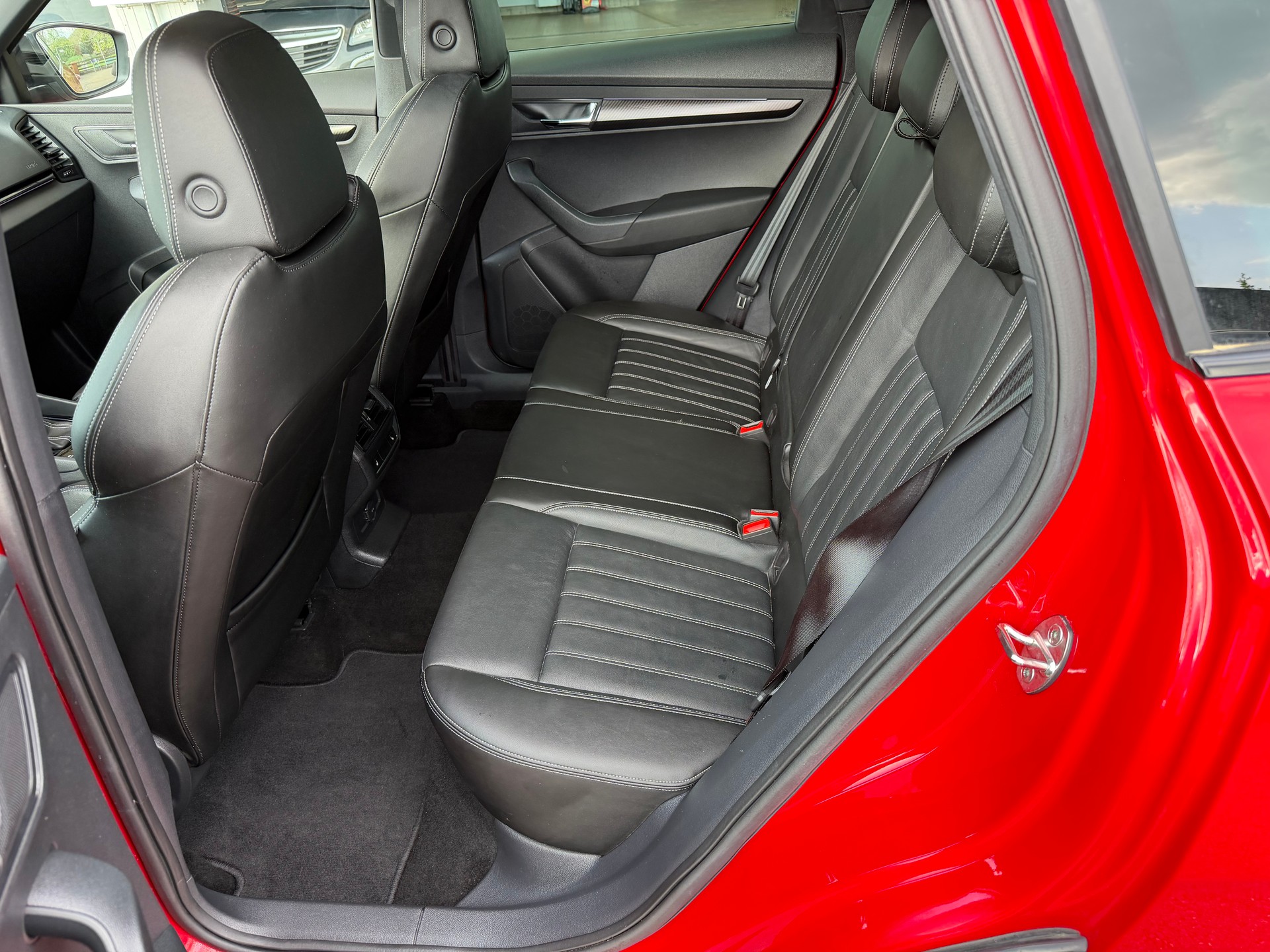 SKODA Karoq 2.0 TDI CR Ambition Sport-Line 4x4 DSG-image-11