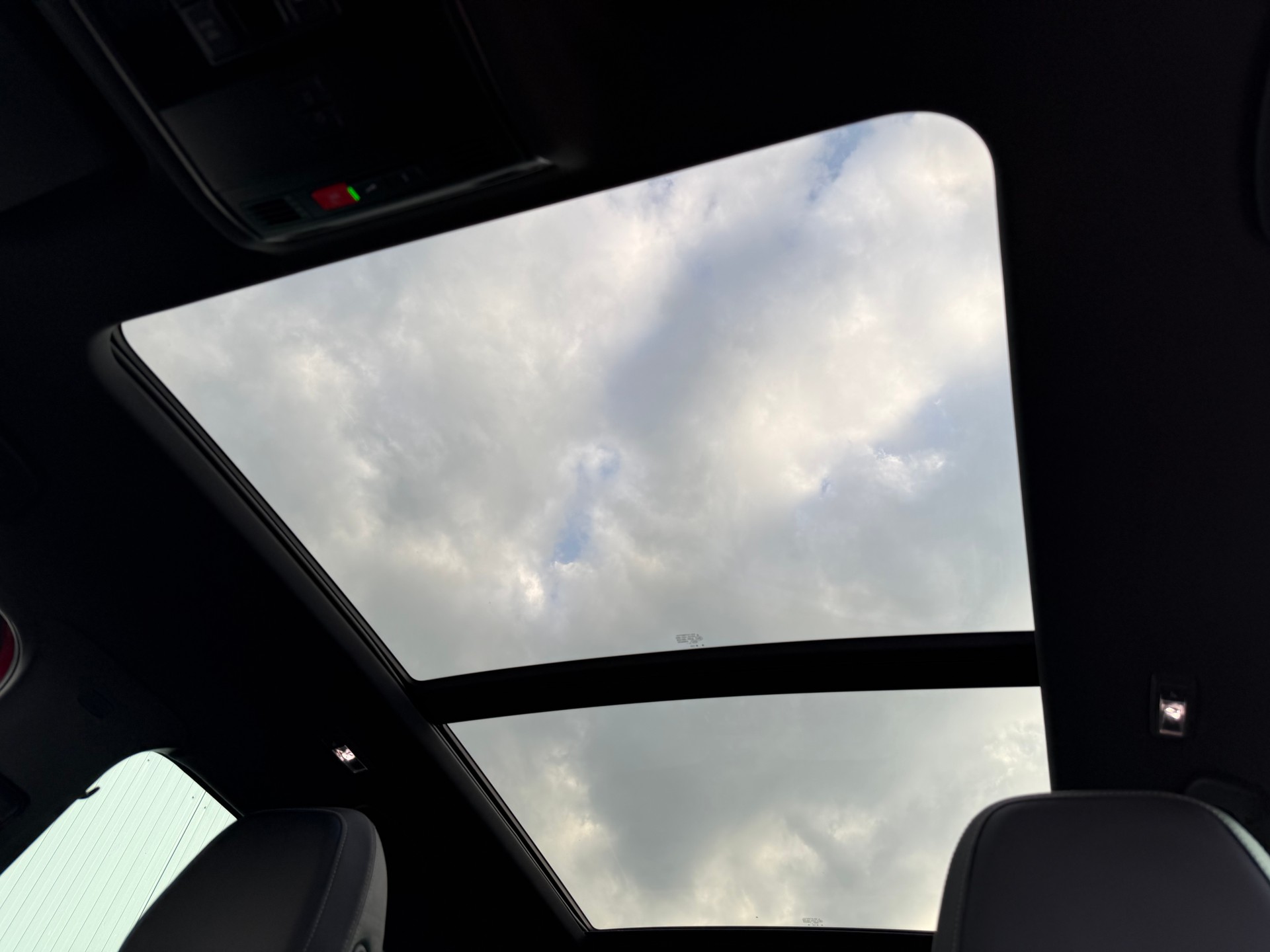 SKODA Karoq 2.0 TDI CR Ambition Sport-Line 4x4 DSG-image-15