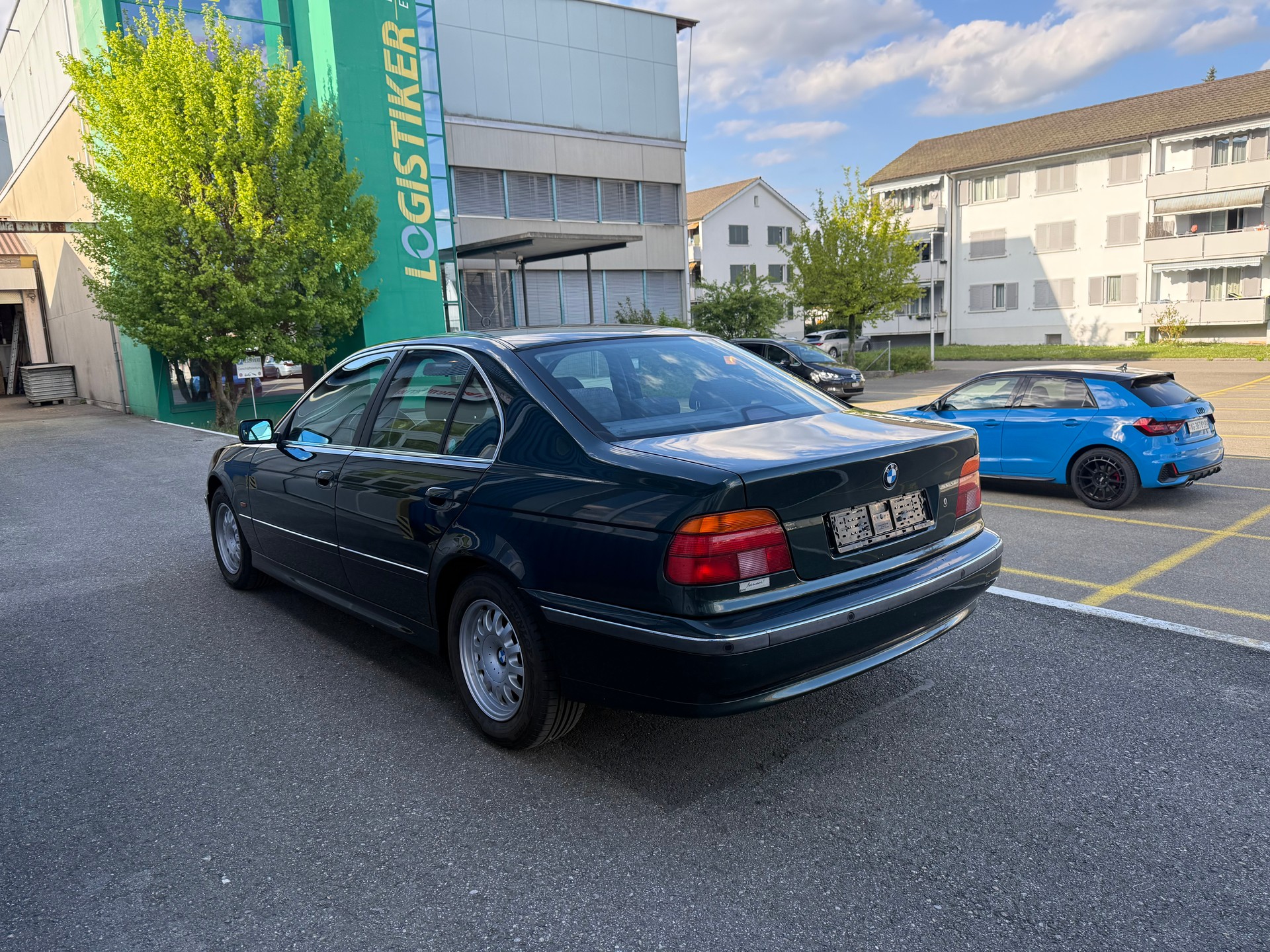 BMW 520i-image-3