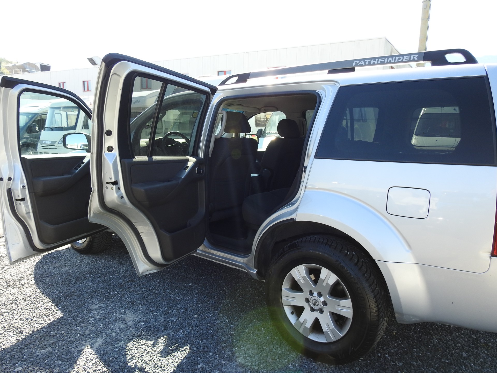 NISSAN Pathfinder 2.5 dCi SE-image-16