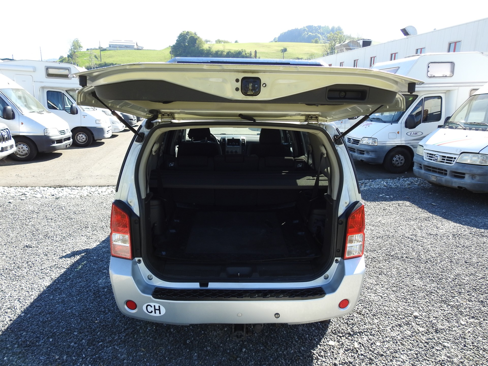 NISSAN Pathfinder 2.5 dCi SE-image-11