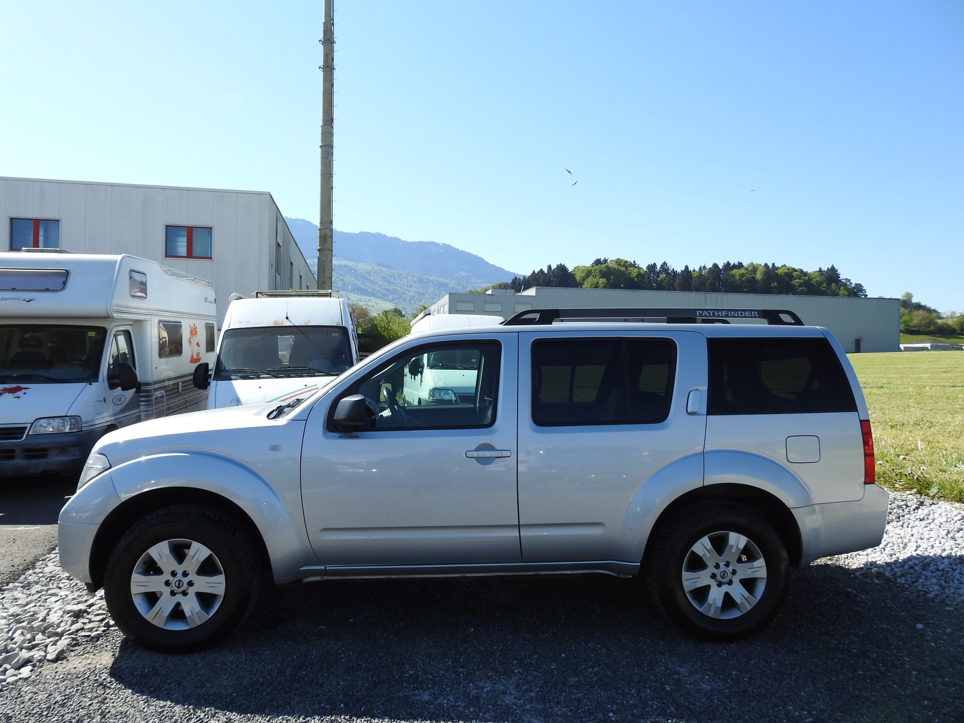 NISSAN Pathfinder 2.5 dCi SE-image-2