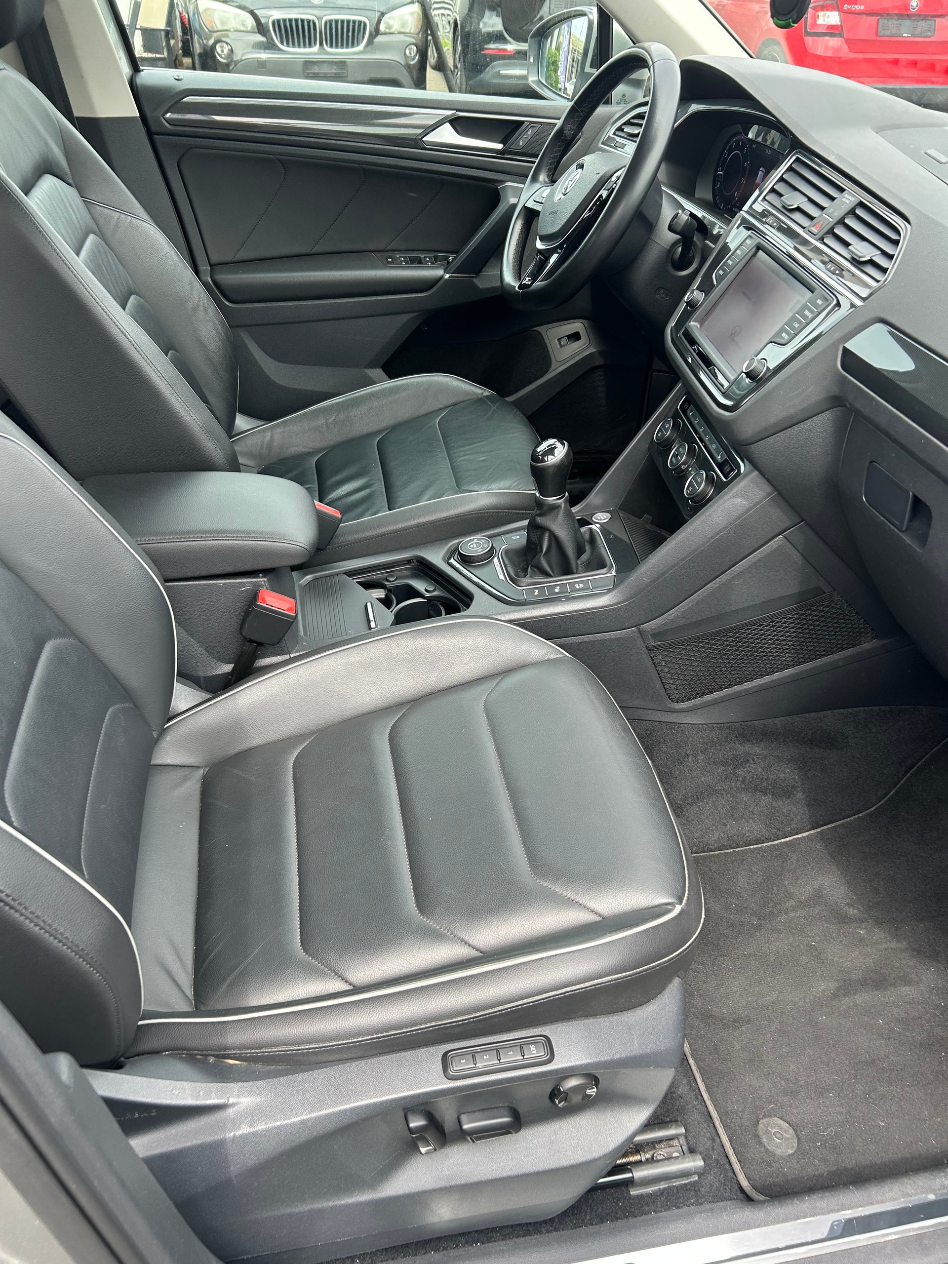 VW Tiguan 2.0TSI Highline 4Motion-image-5