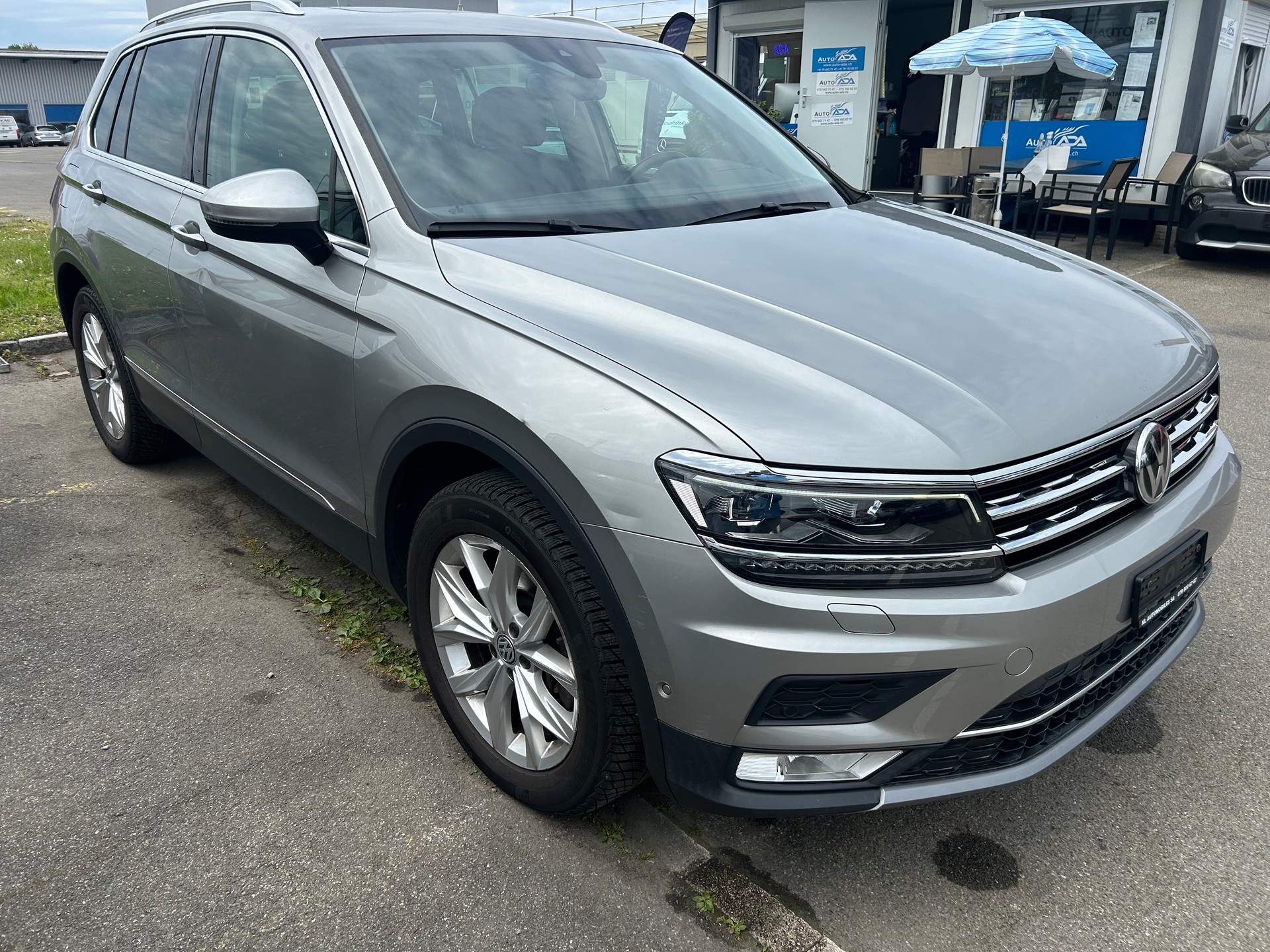 VW Tiguan 2.0TSI Highline 4Motion-image-4