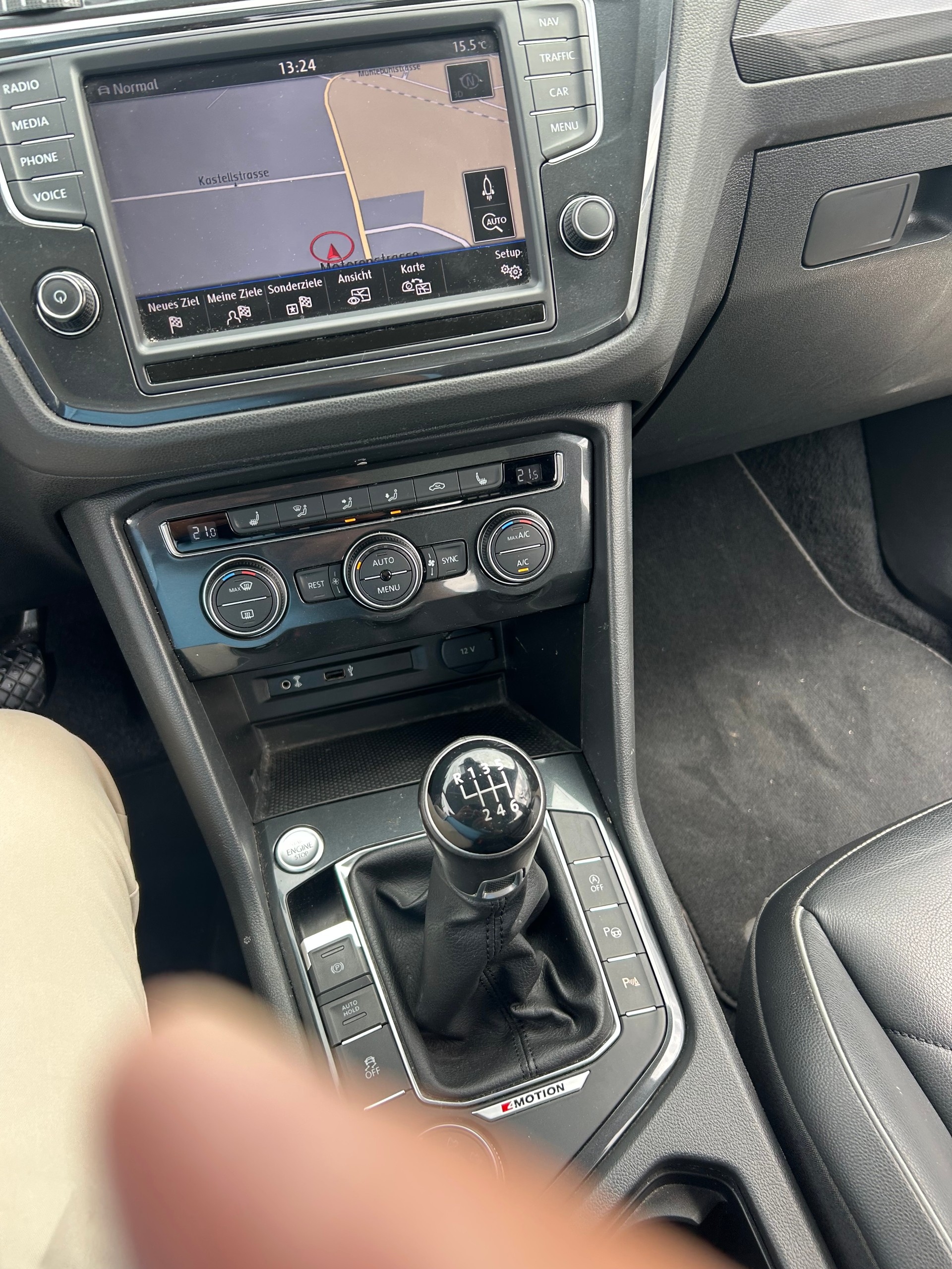 VW Tiguan 2.0TSI Highline 4Motion-image-6
