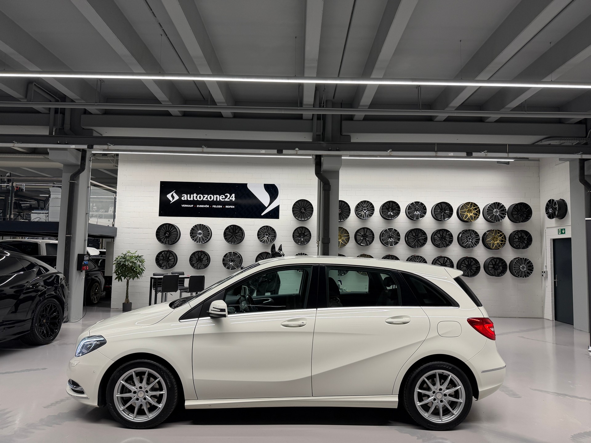 MERCEDES-BENZ B 200 CDI *Frisch MFK*Garantie*Gepflegtes CH-Auto*Sport Pack*Tempomat*Rückfahrkamera*-showroom-element-3