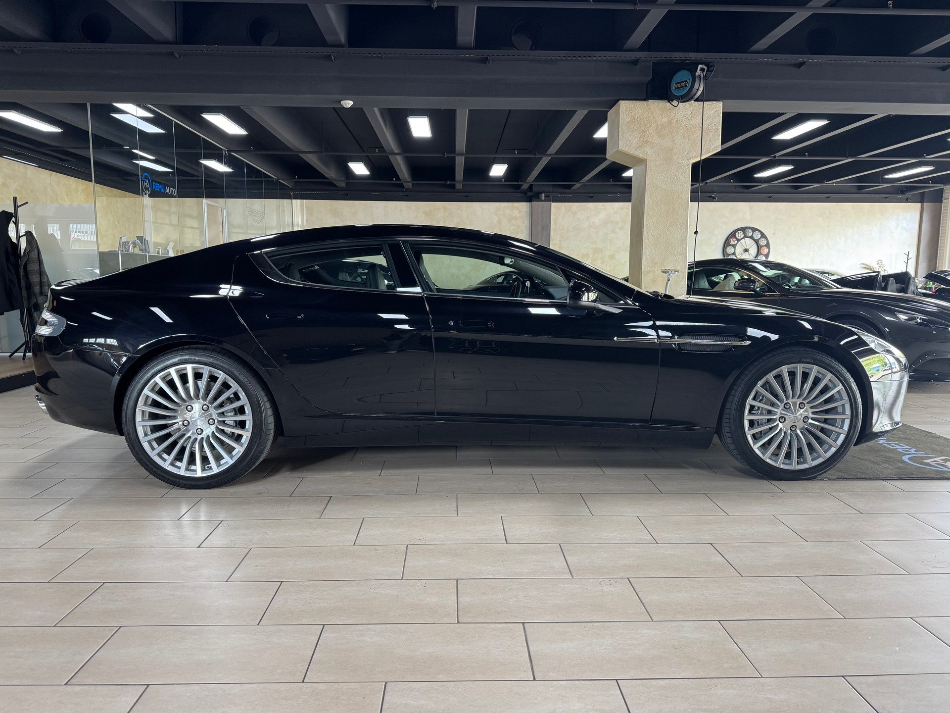 ASTON MARTIN Rapide 5.9 V12 Touchtronic 2-showroom-element-1