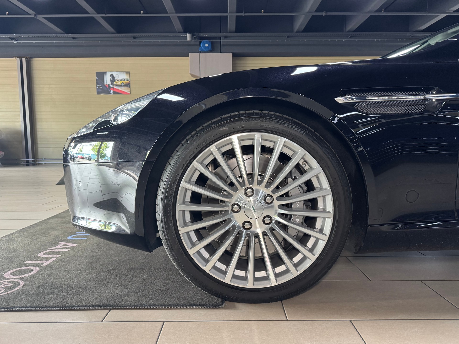 ASTON MARTIN Rapide 5.9 V12 Touchtronic 2-image-10
