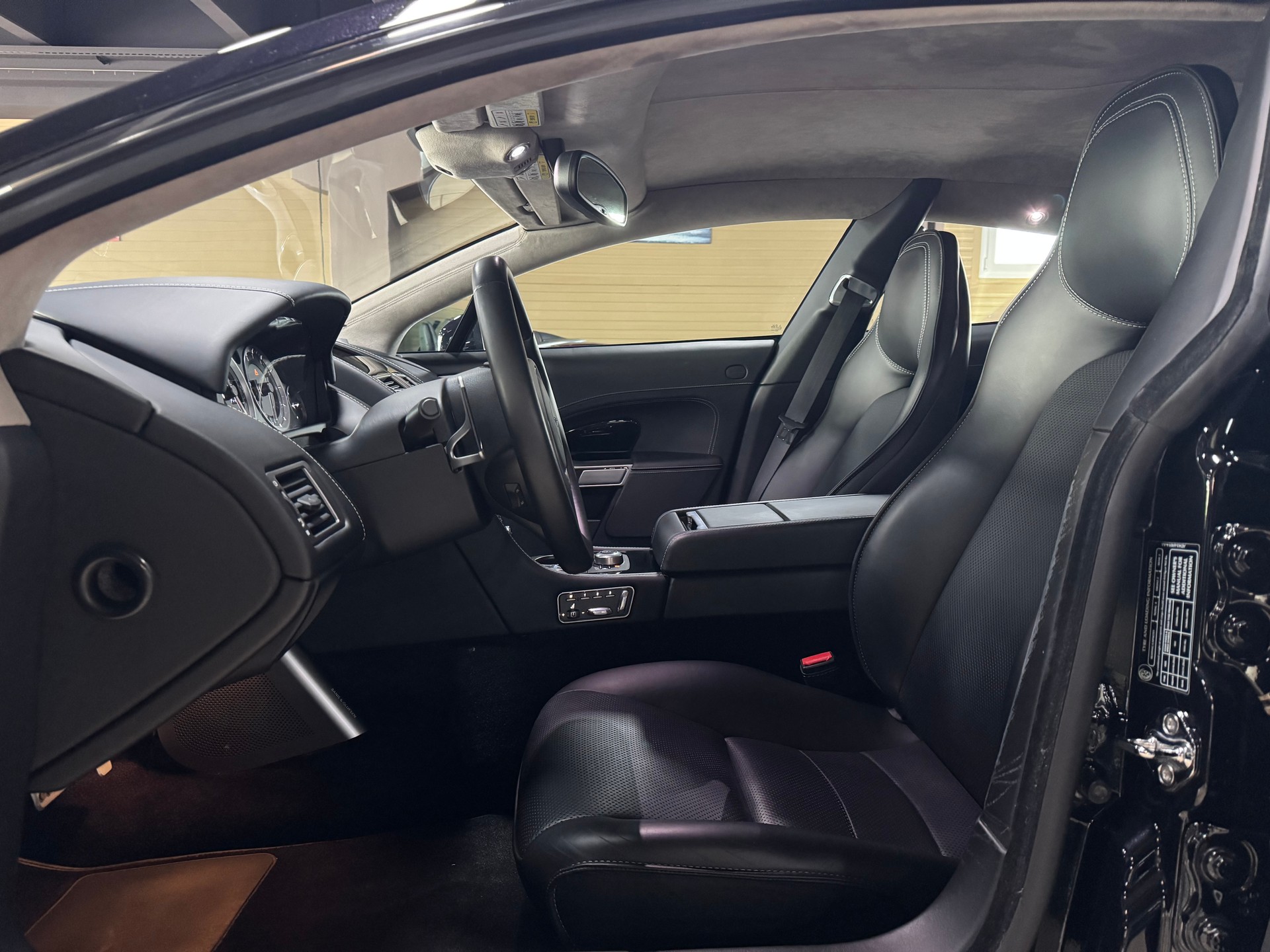 ASTON MARTIN Rapide 5.9 V12 Touchtronic 2-image-13