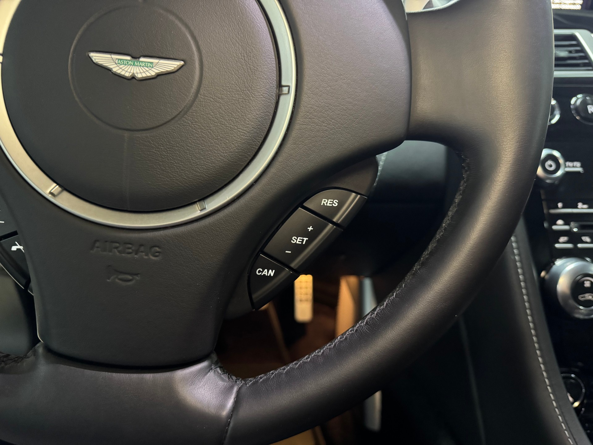 ASTON MARTIN Rapide 5.9 V12 Touchtronic 2-image-25