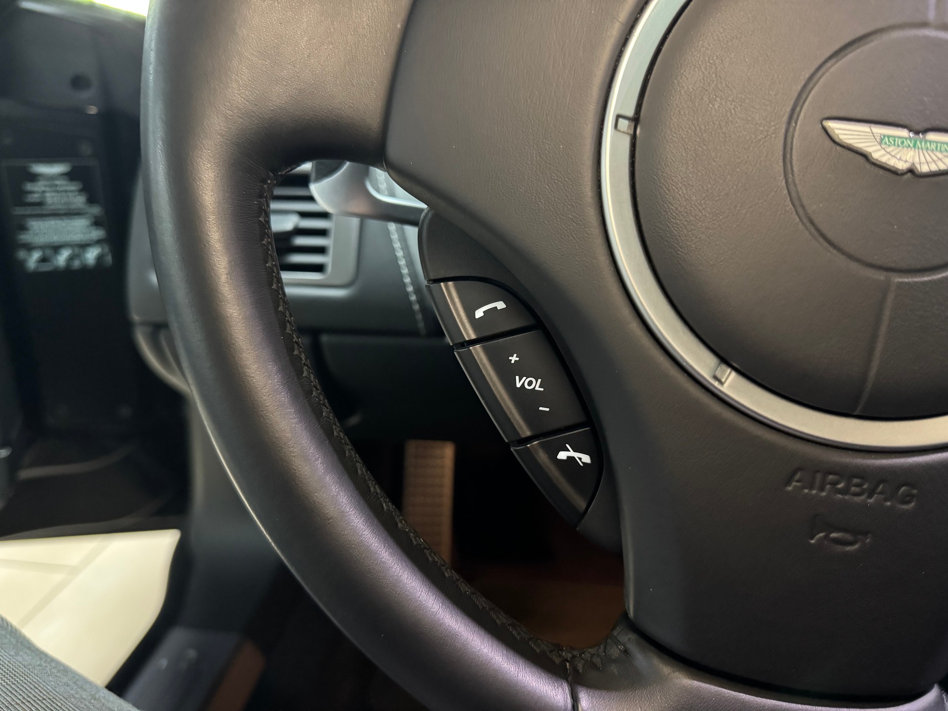 ASTON MARTIN Rapide 5.9 V12 Touchtronic 2-image-26