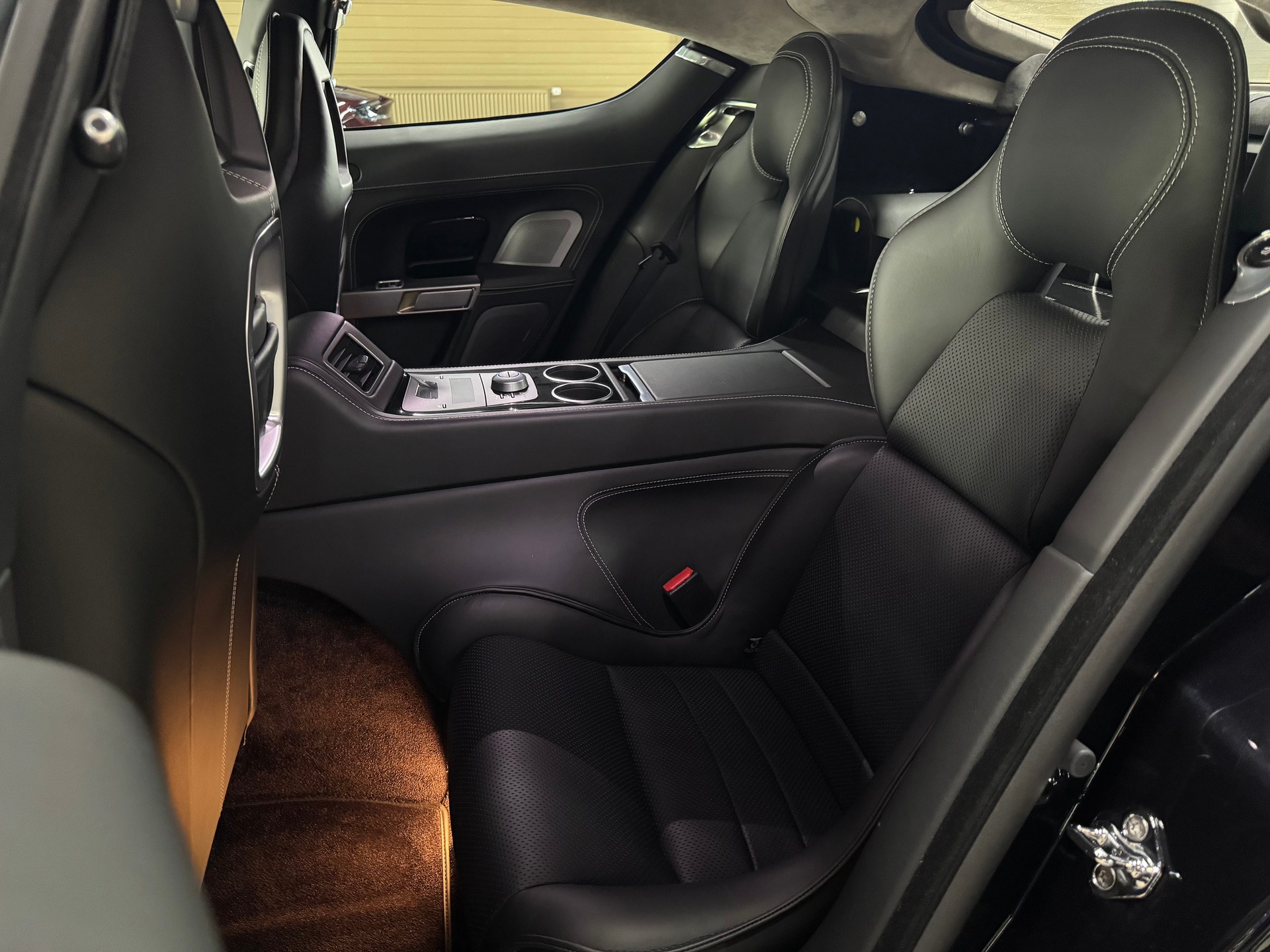 ASTON MARTIN Rapide 5.9 V12 Touchtronic 2-image-18
