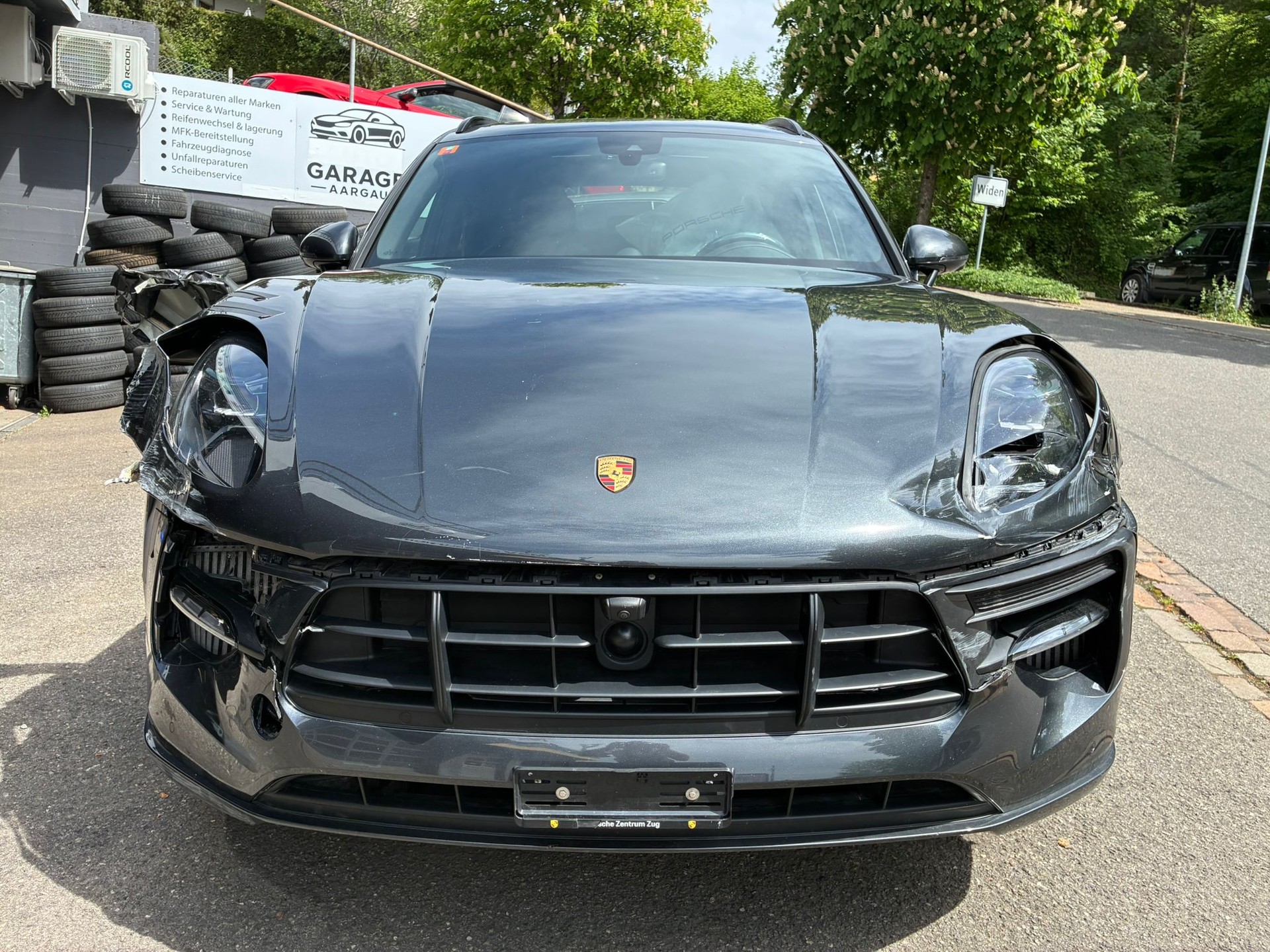 PORSCHE Macan GTS PDK-showroom-element-1