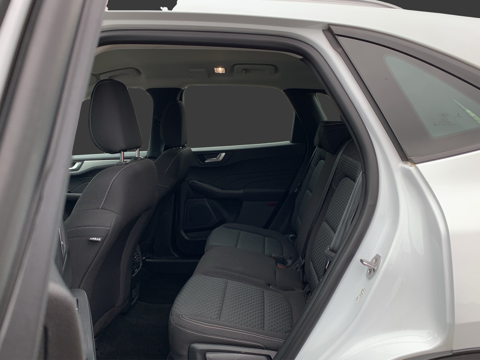 FORD Kuga 1.5 TDCi Cool & Connect 2WD Automat-image-13