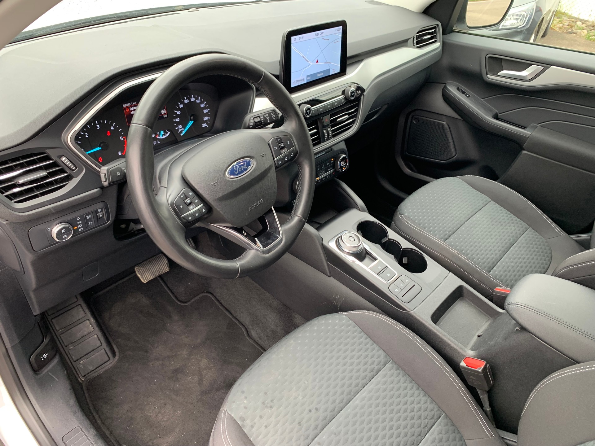 FORD Kuga 1.5 TDCi Cool & Connect 2WD Automat-image-15