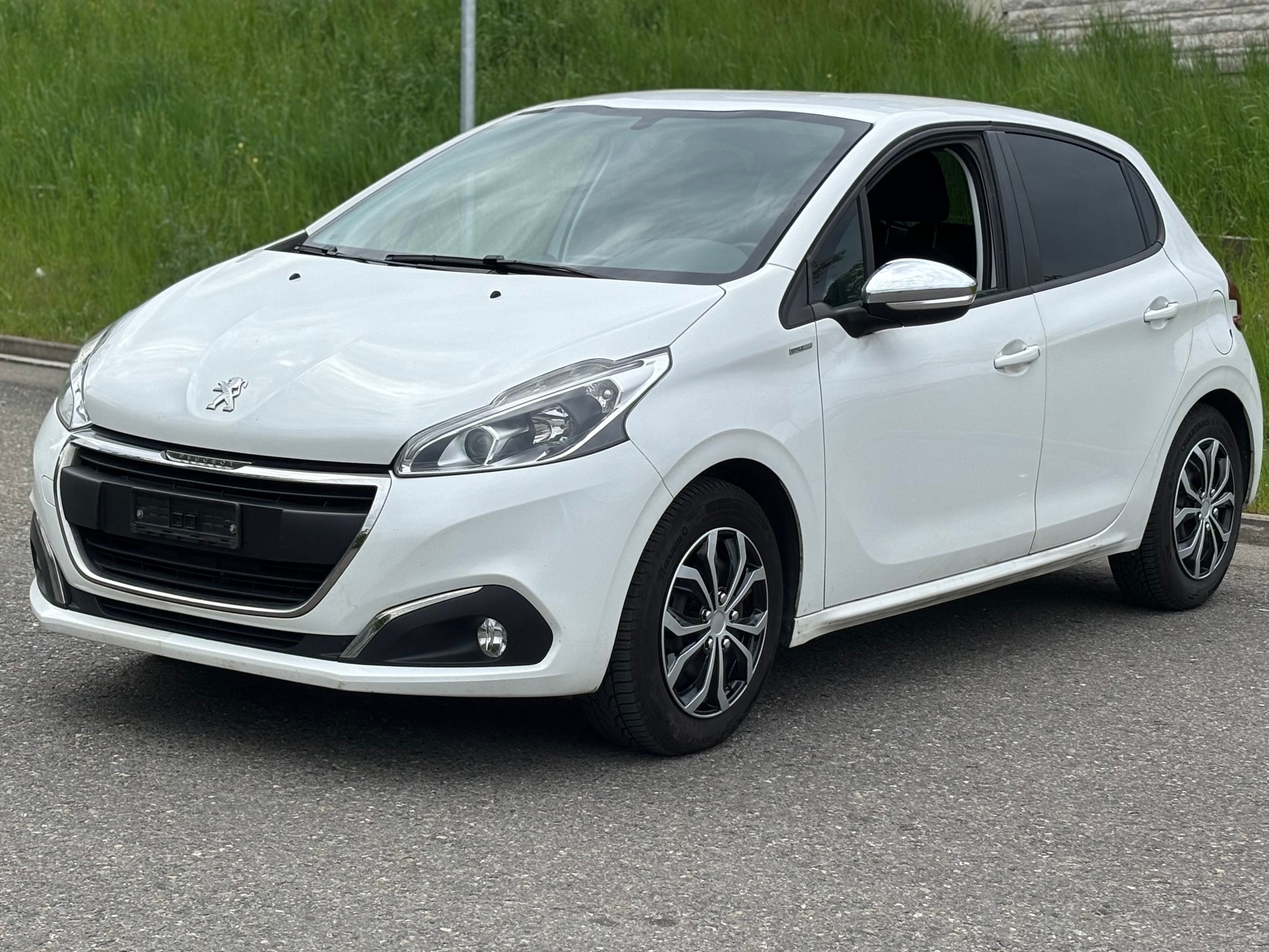 PEUGEOT 208 1.2 PureTech Style