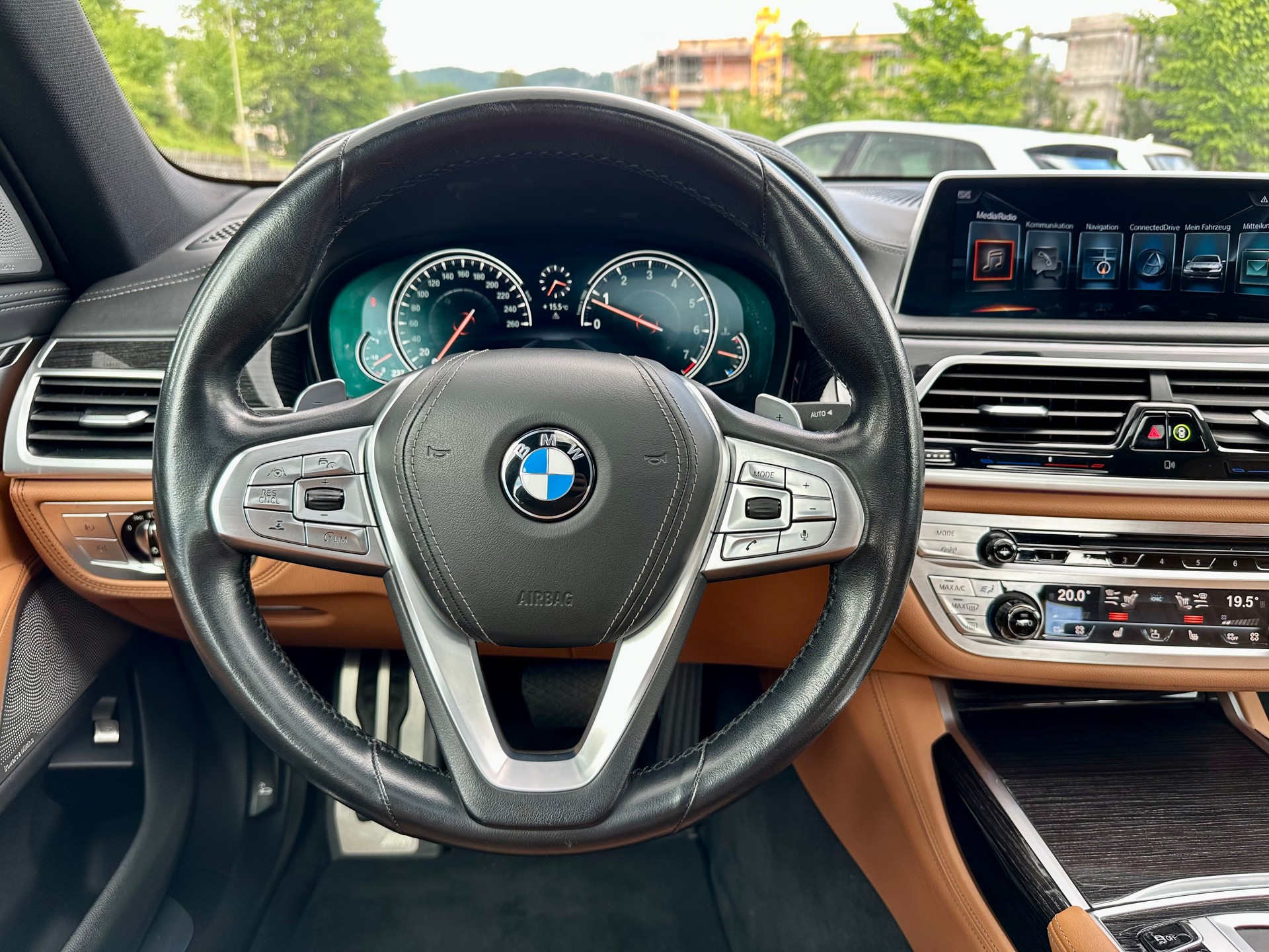 BMW 750Li xDrive-image-14