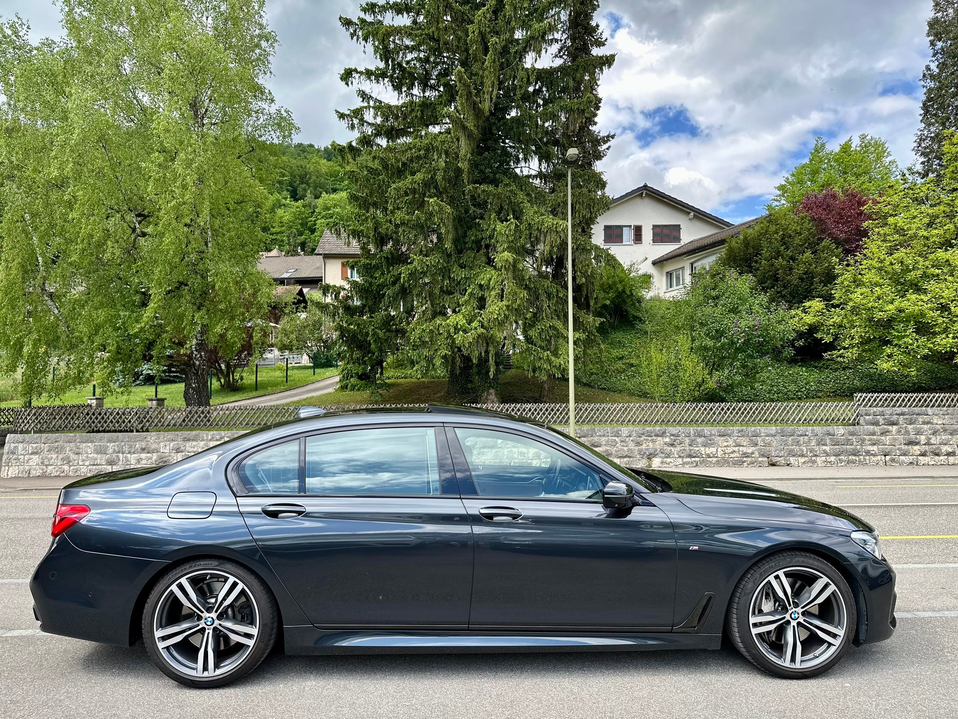 BMW 750Li xDrive-image-4