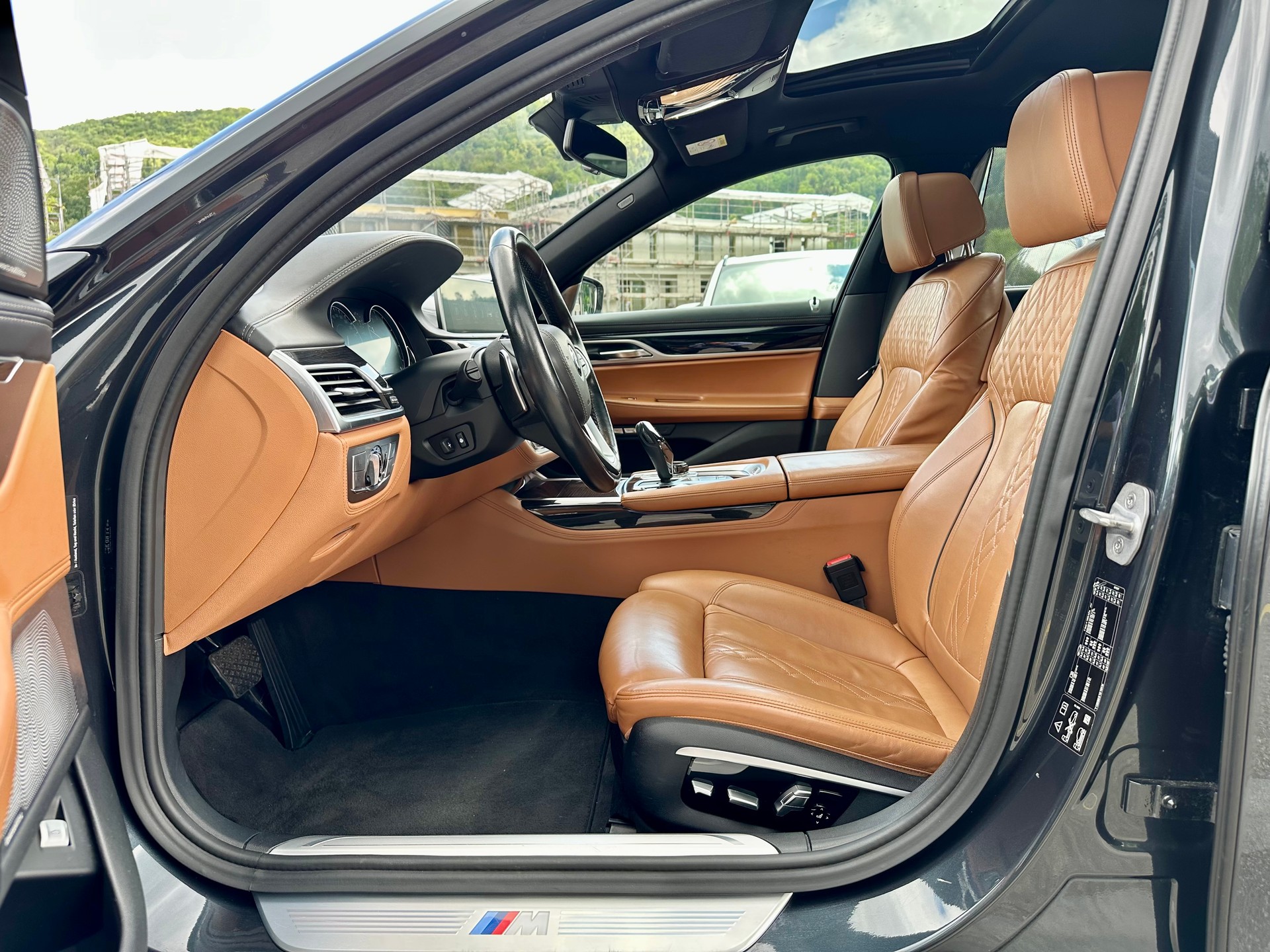 BMW 750Li xDrive-image-9