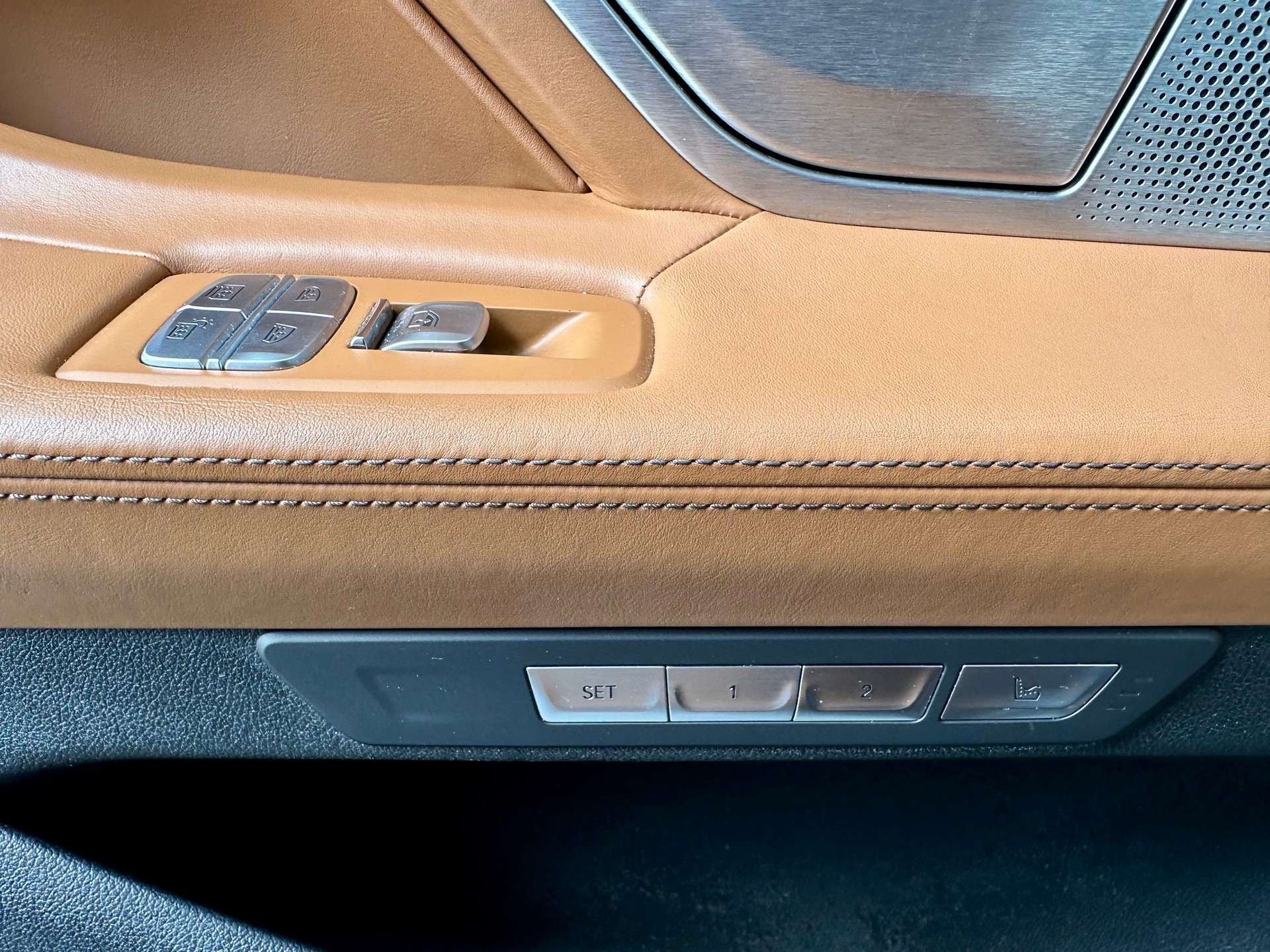 BMW 750Li xDrive-image-18