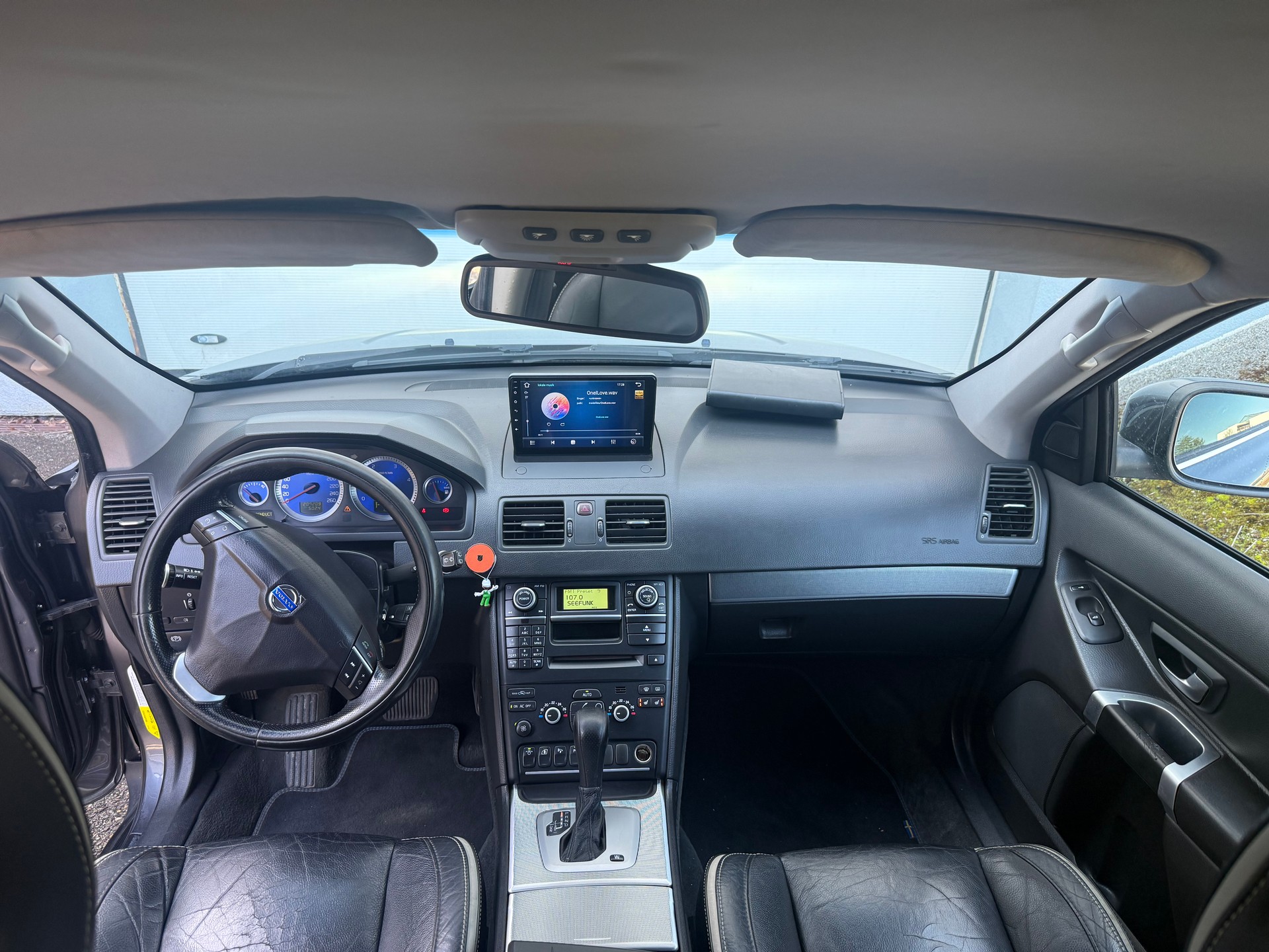 VOLVO XC90 D5 AWD Sport-image-11