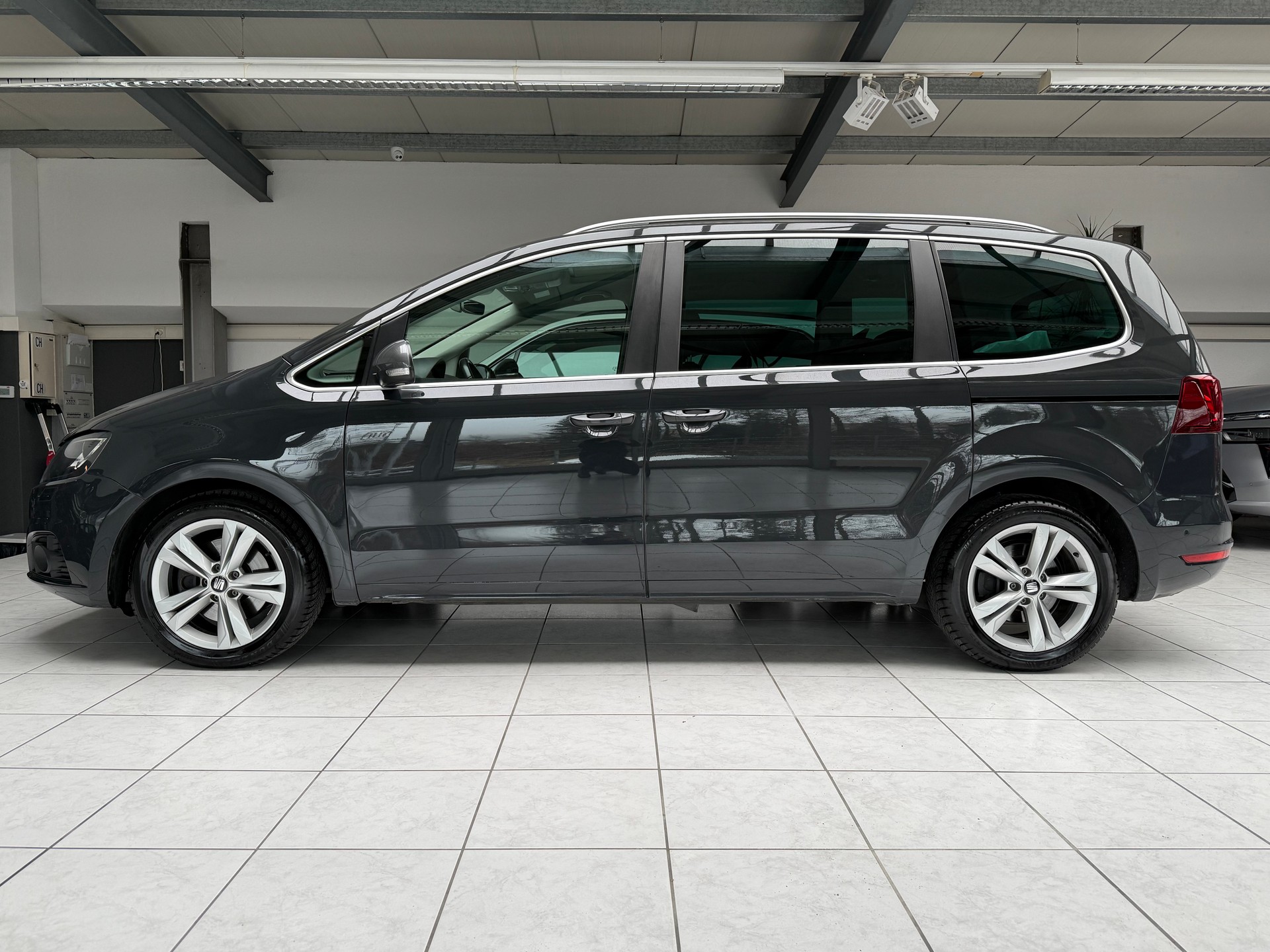 SEAT Alhambra 2.0 TDI FR Line 4Drive-image-1