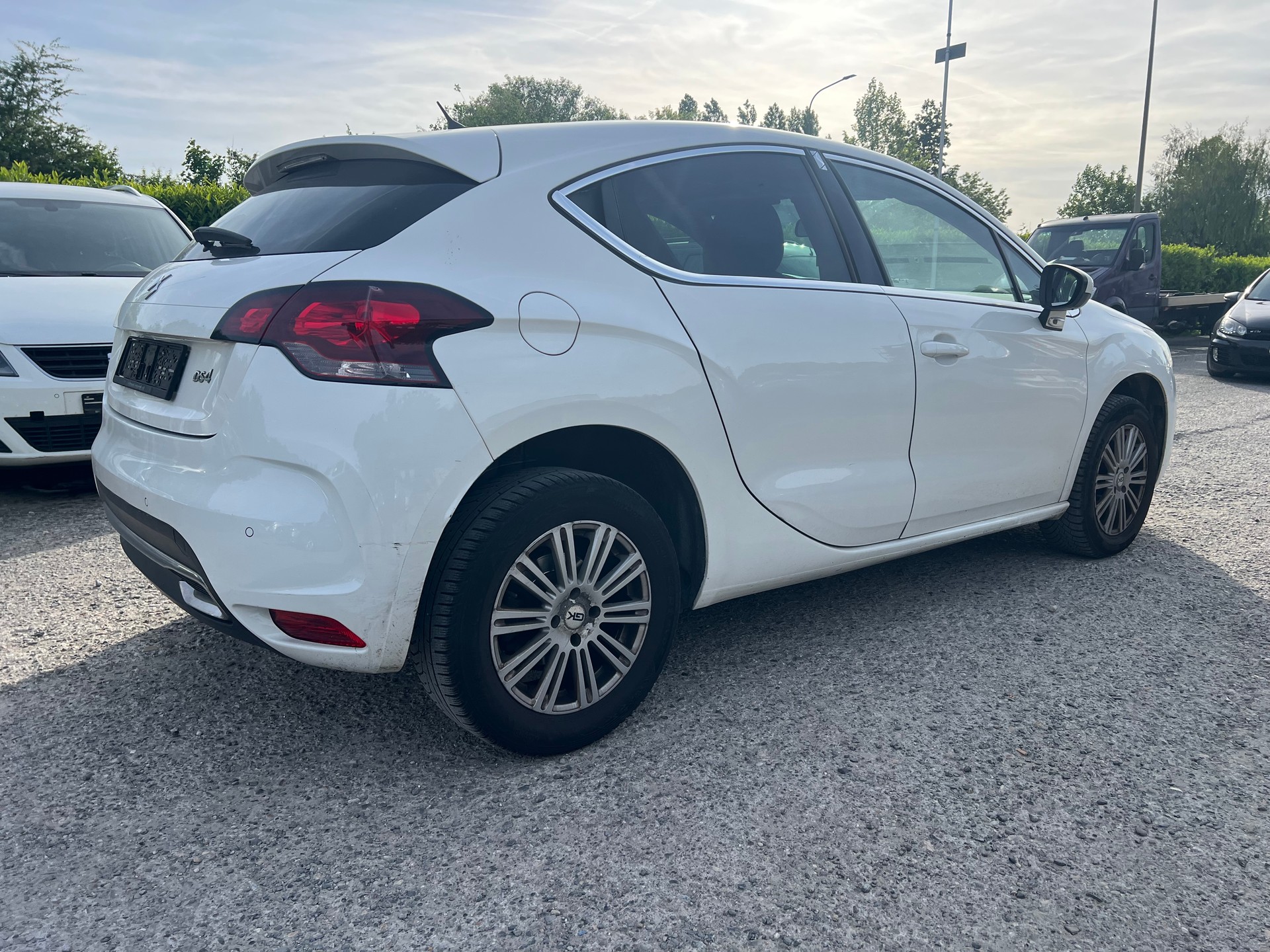 DS AUTOMOBILES DS4 1.6 THP Sport Chic Automatic-image-2