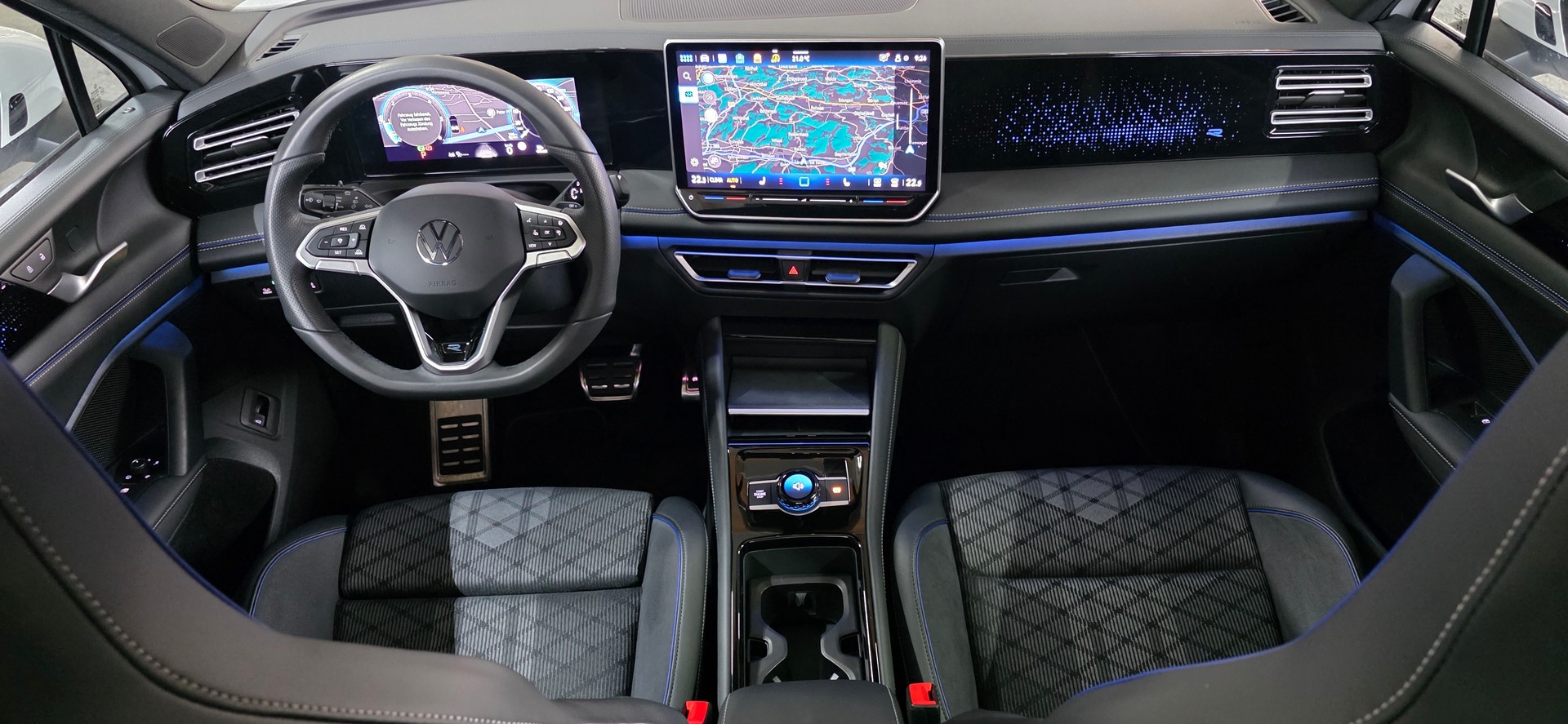 VW Tiguan 2.0 TDI SCR R-Line 4Motion DSG *ACC/LaneAssist*Sitz-Lenkradheizung*Massagefunktion*Pamoramadach*-image-11