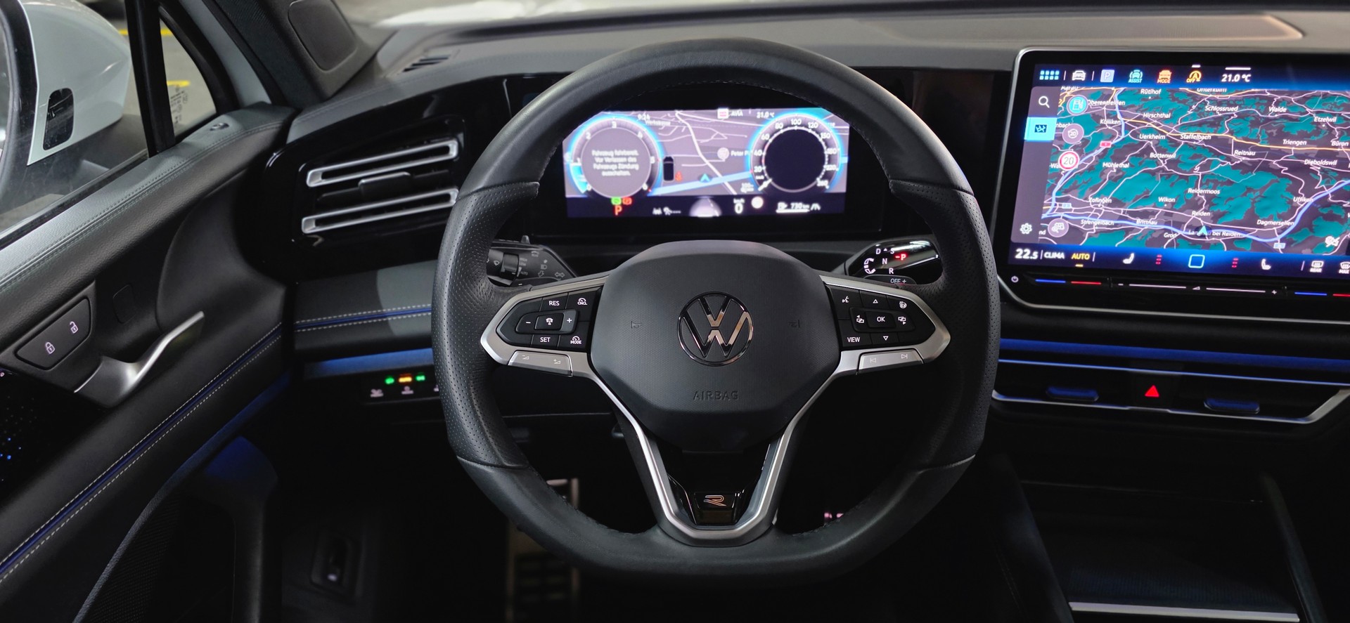 VW Tiguan 2.0 TDI SCR R-Line 4Motion DSG *ACC/LaneAssist*Sitz-Lenkradheizung*Massagefunktion*Pamoramadach*-image-12