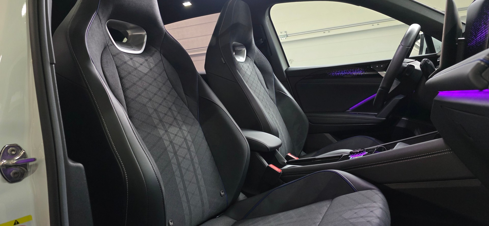 VW Tiguan 2.0 TDI SCR R-Line 4Motion DSG *ACC/LaneAssist*Sitz-Lenkradheizung*Massagefunktion*Pamoramadach*-image-25