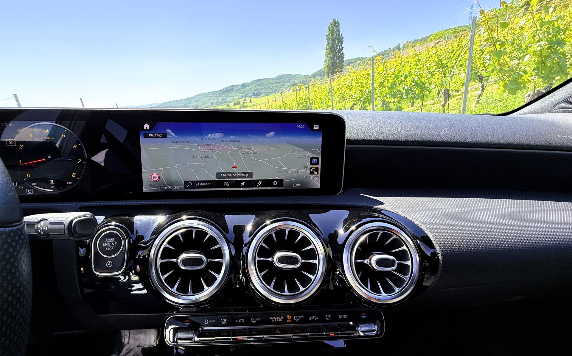 MERCEDES-BENZ A 200 AMG Line 7G-DCT-image-21