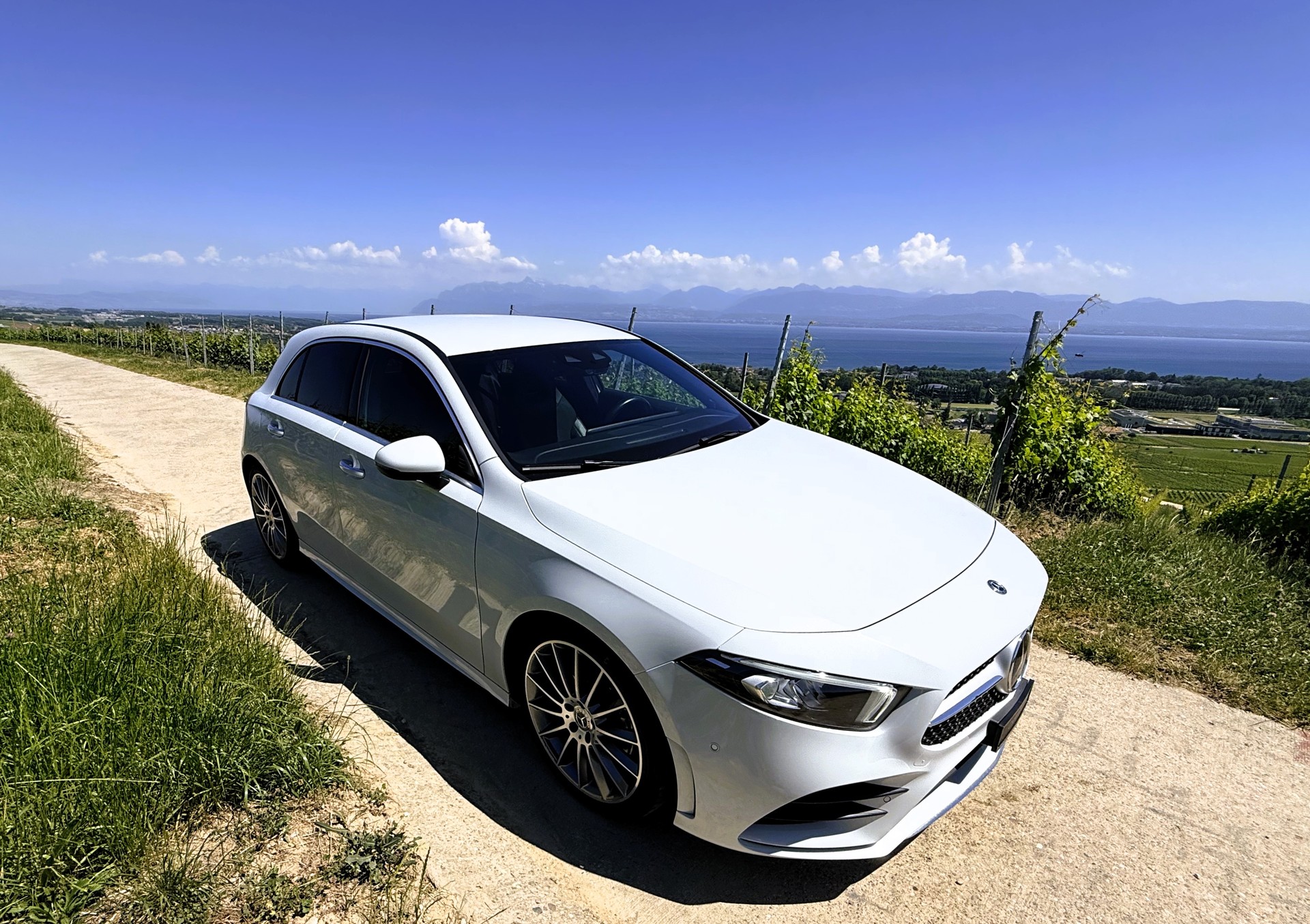 MERCEDES-BENZ A 200 AMG Line 7G-DCT-image-4