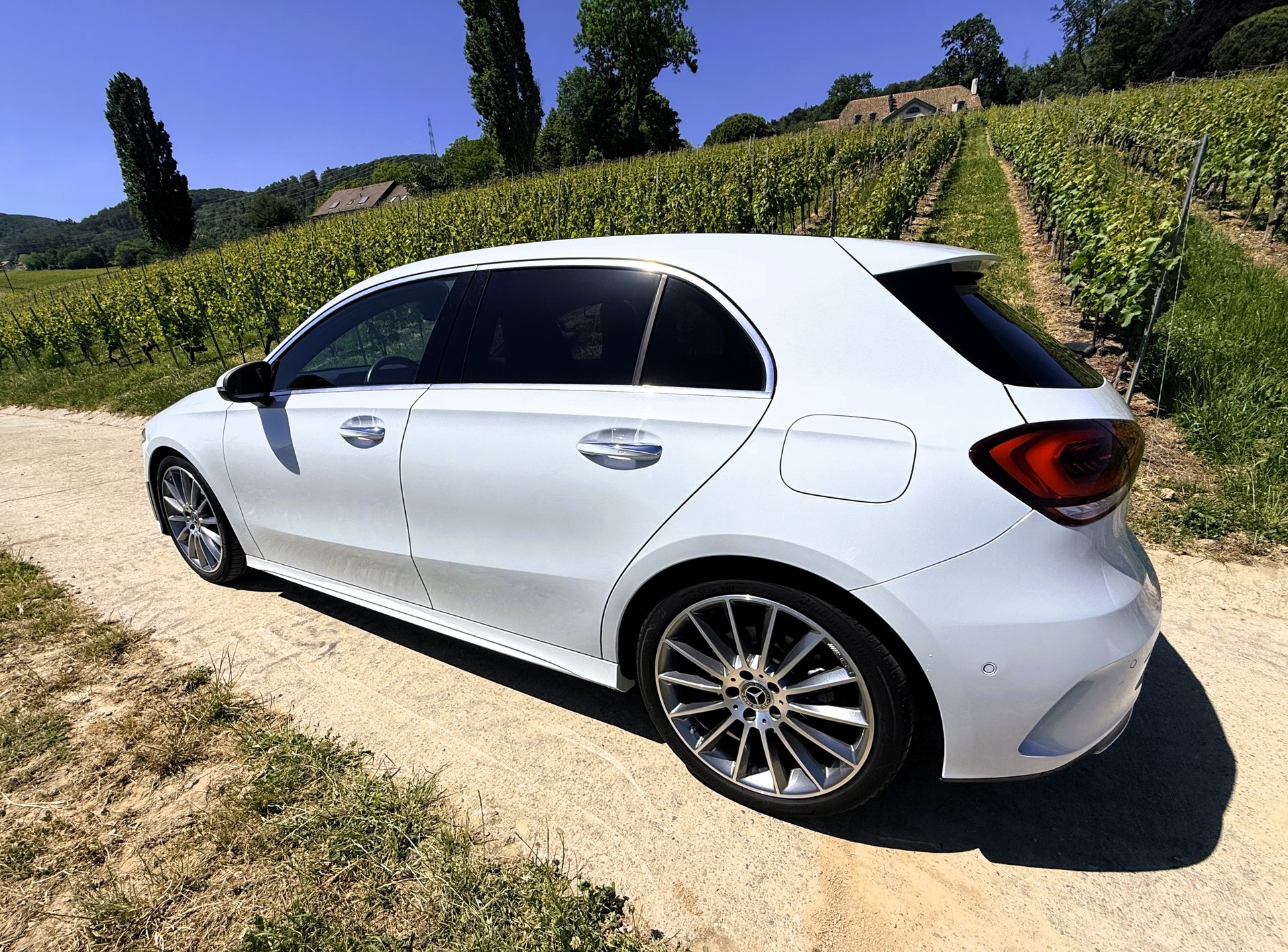 MERCEDES-BENZ A 200 AMG Line 7G-DCT-image-11